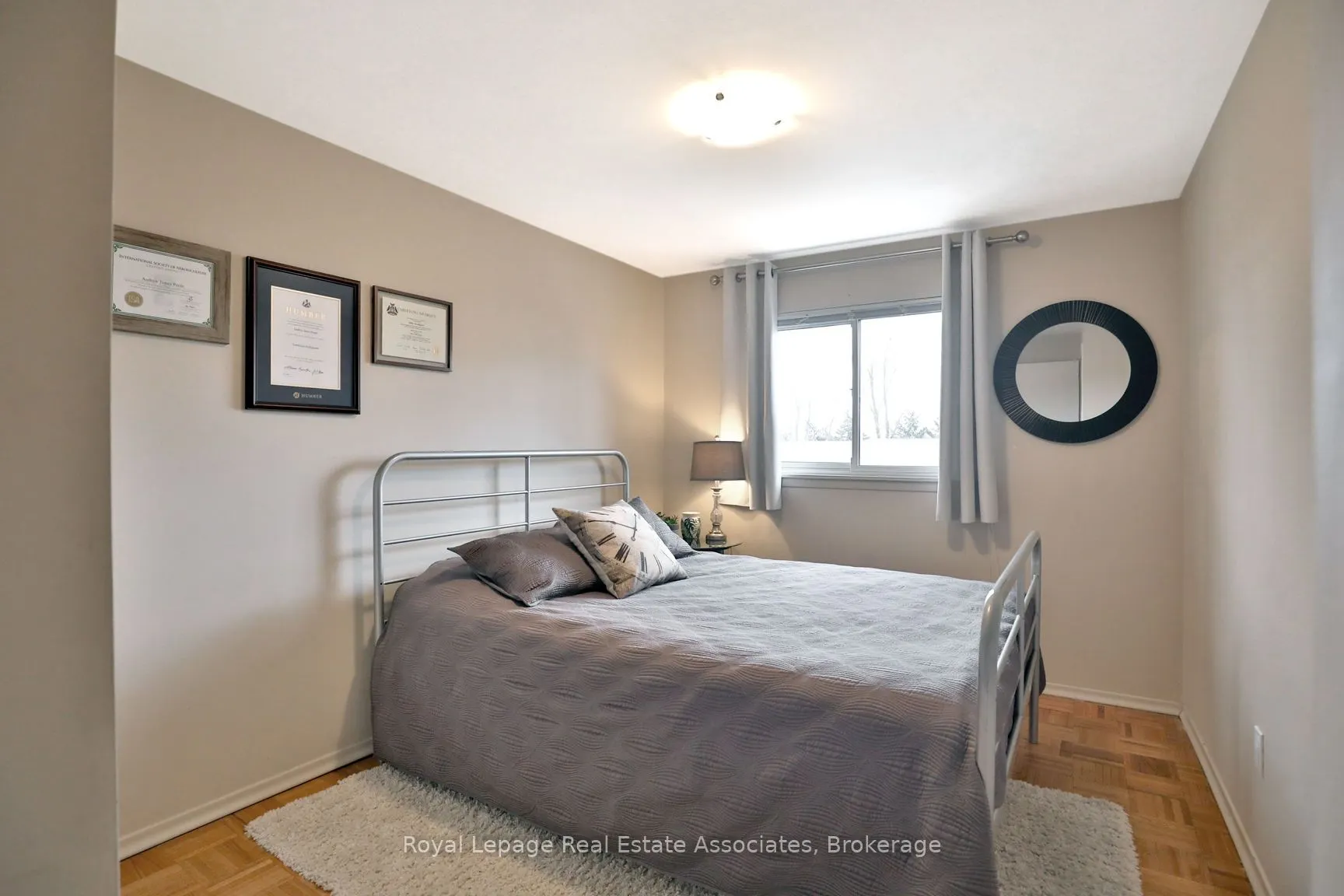 1270 Gainsborough Drive, #76