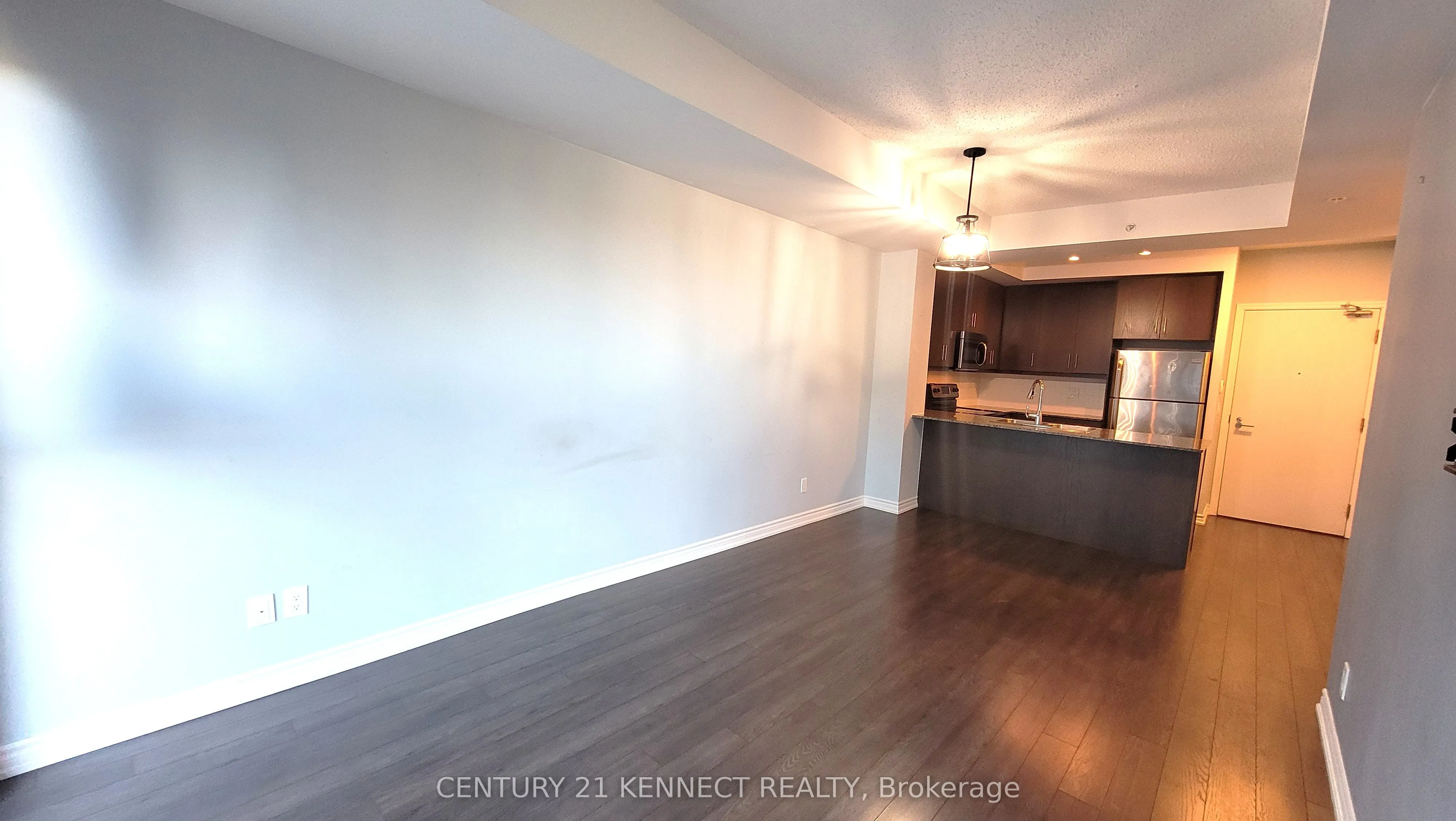 15 James Finlay Way, #1015