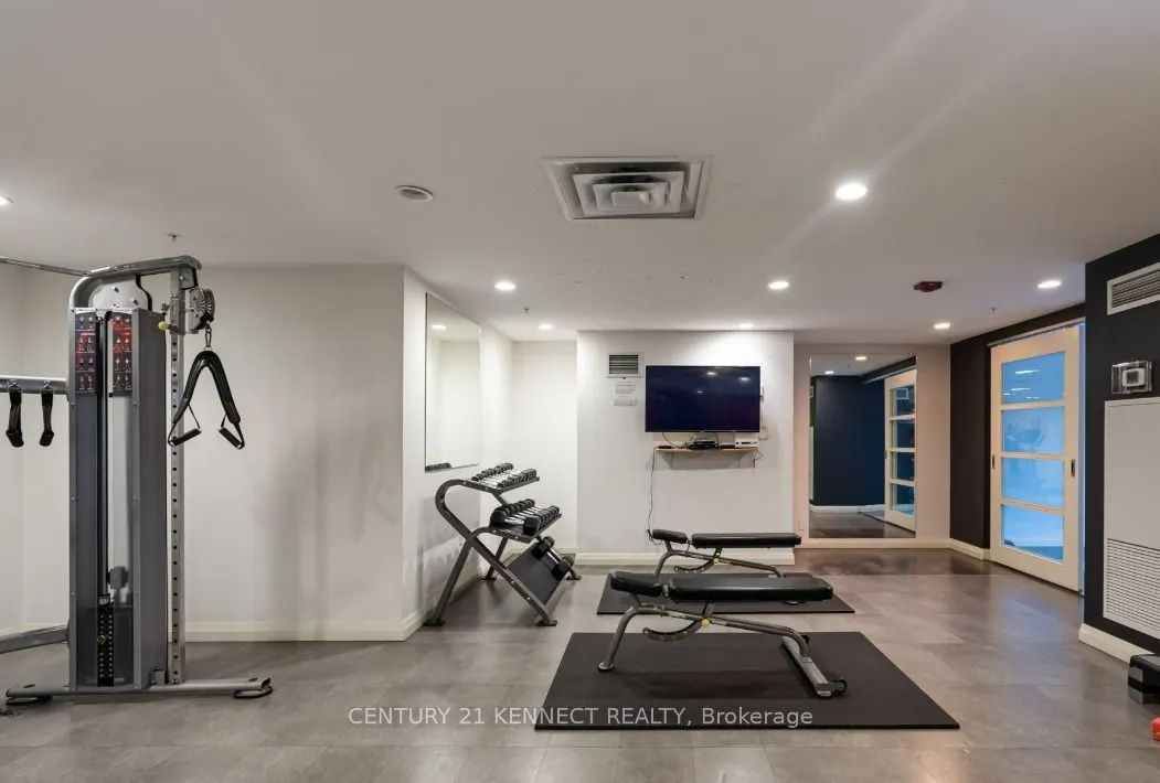 15 James Finlay Way, #1015
