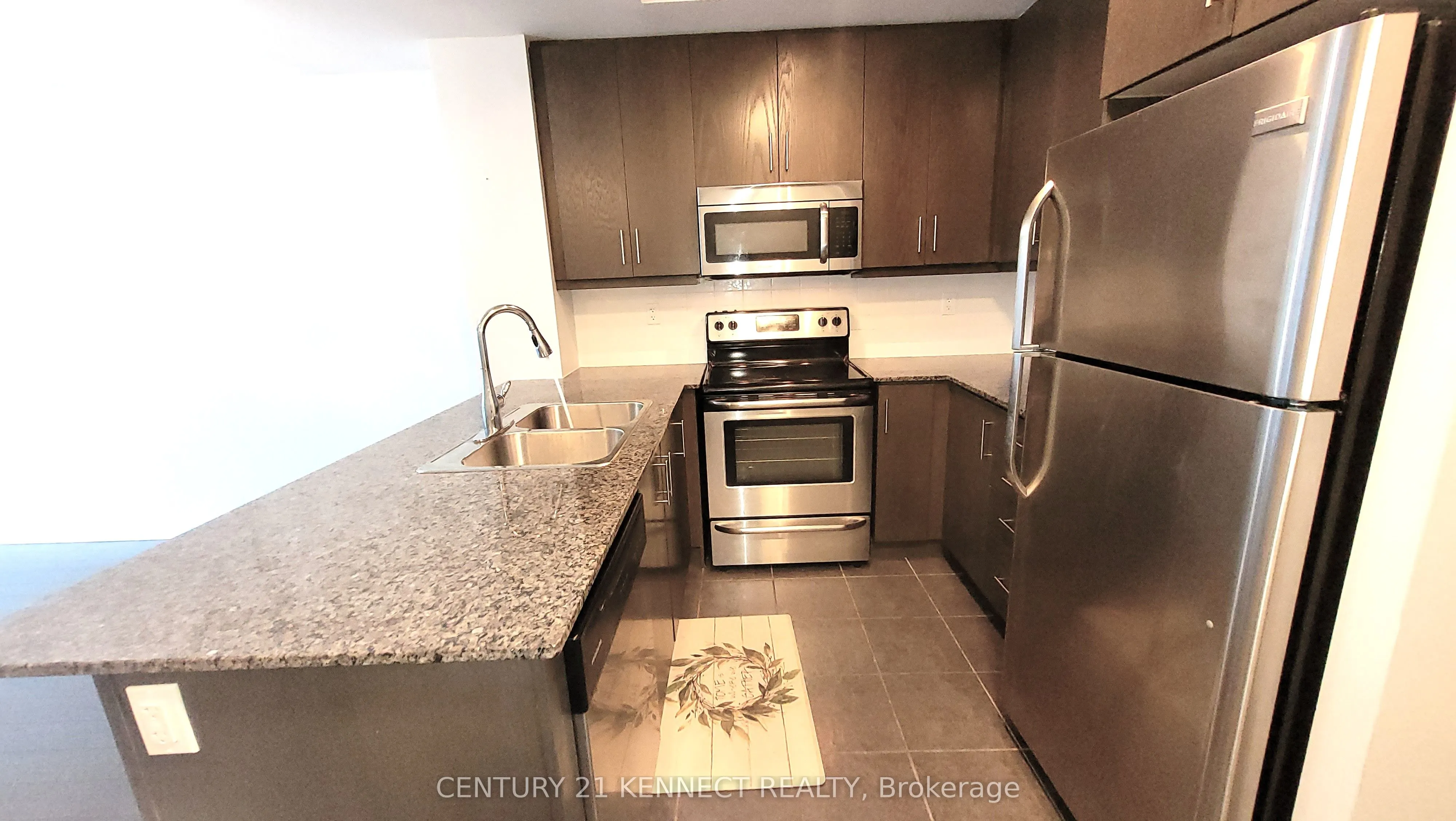 15 James Finlay Way, #1015