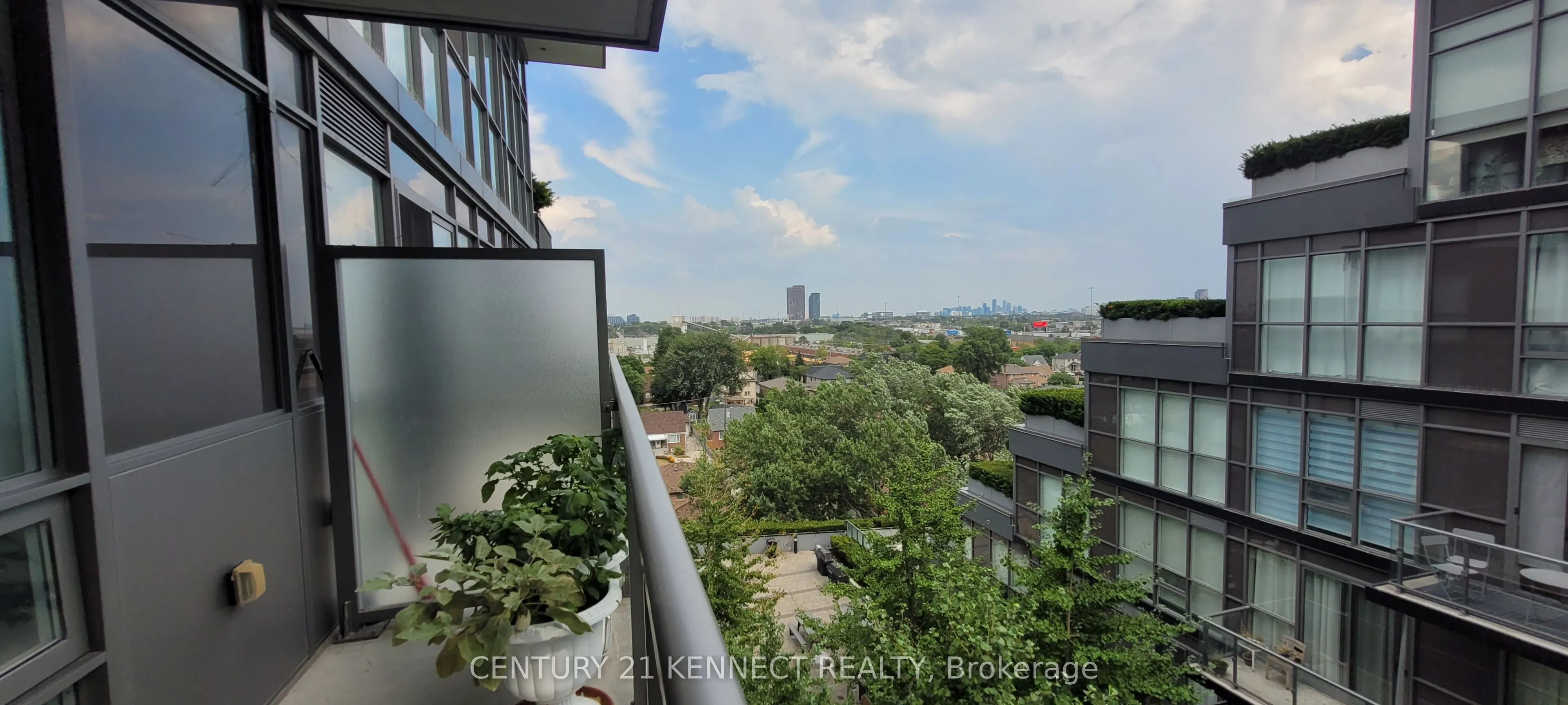 15 James Finlay Way, #1015