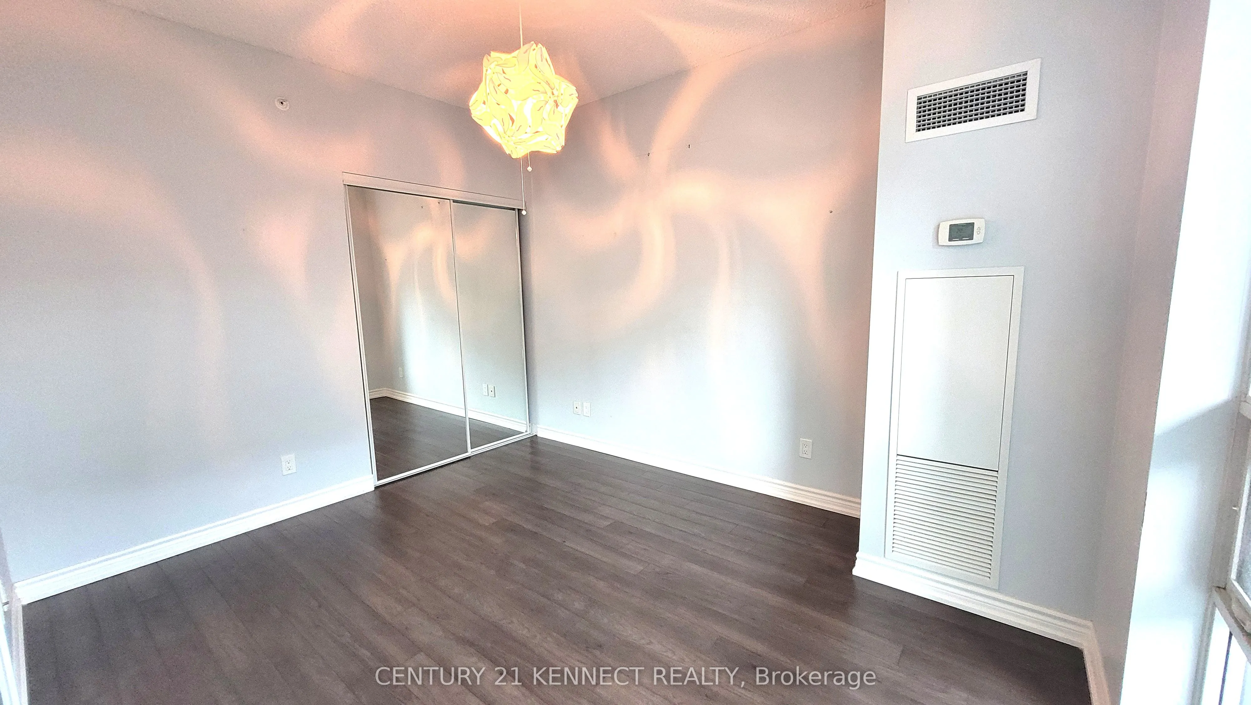 15 James Finlay Way, #1015