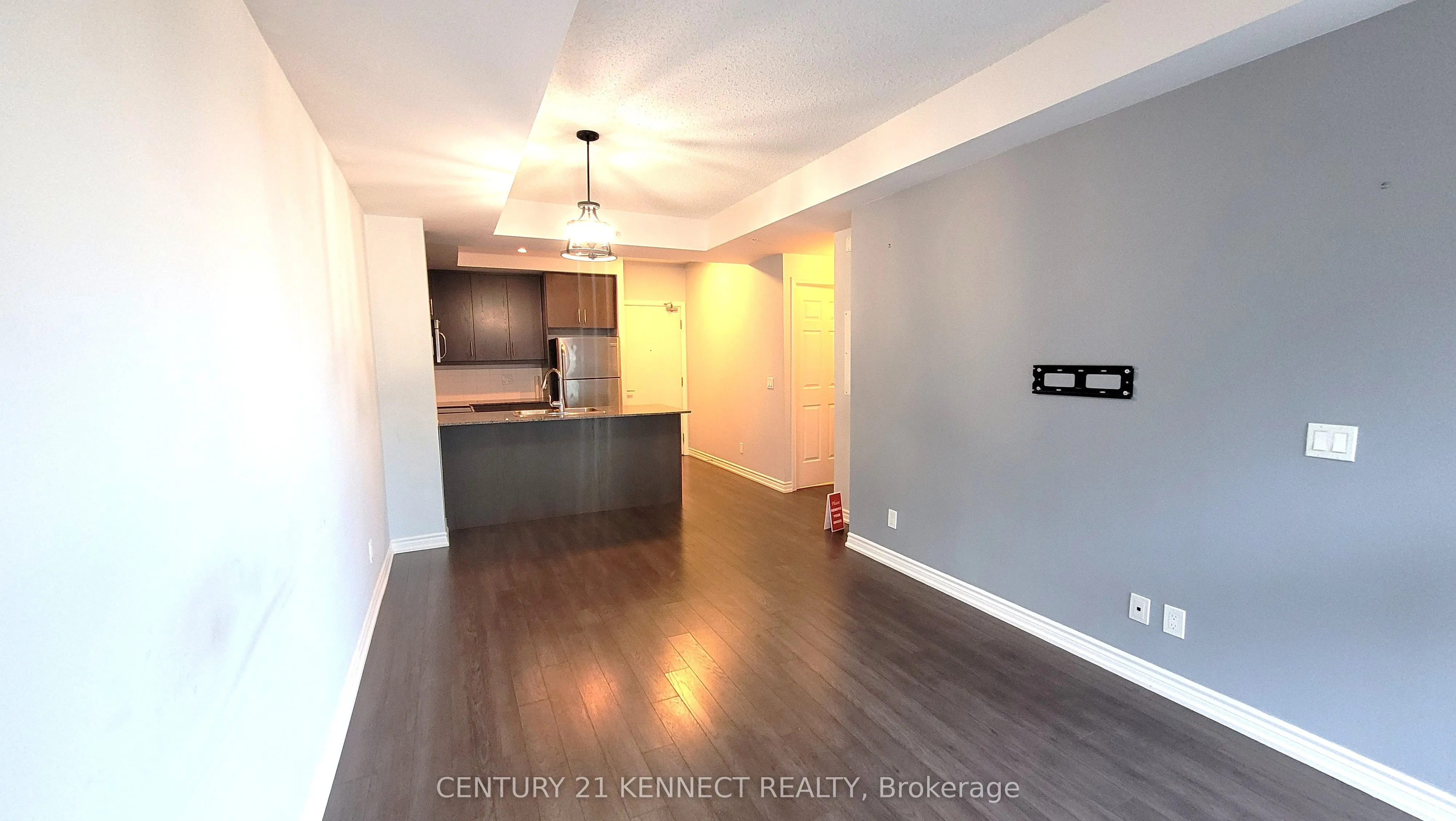 15 James Finlay Way, #1015