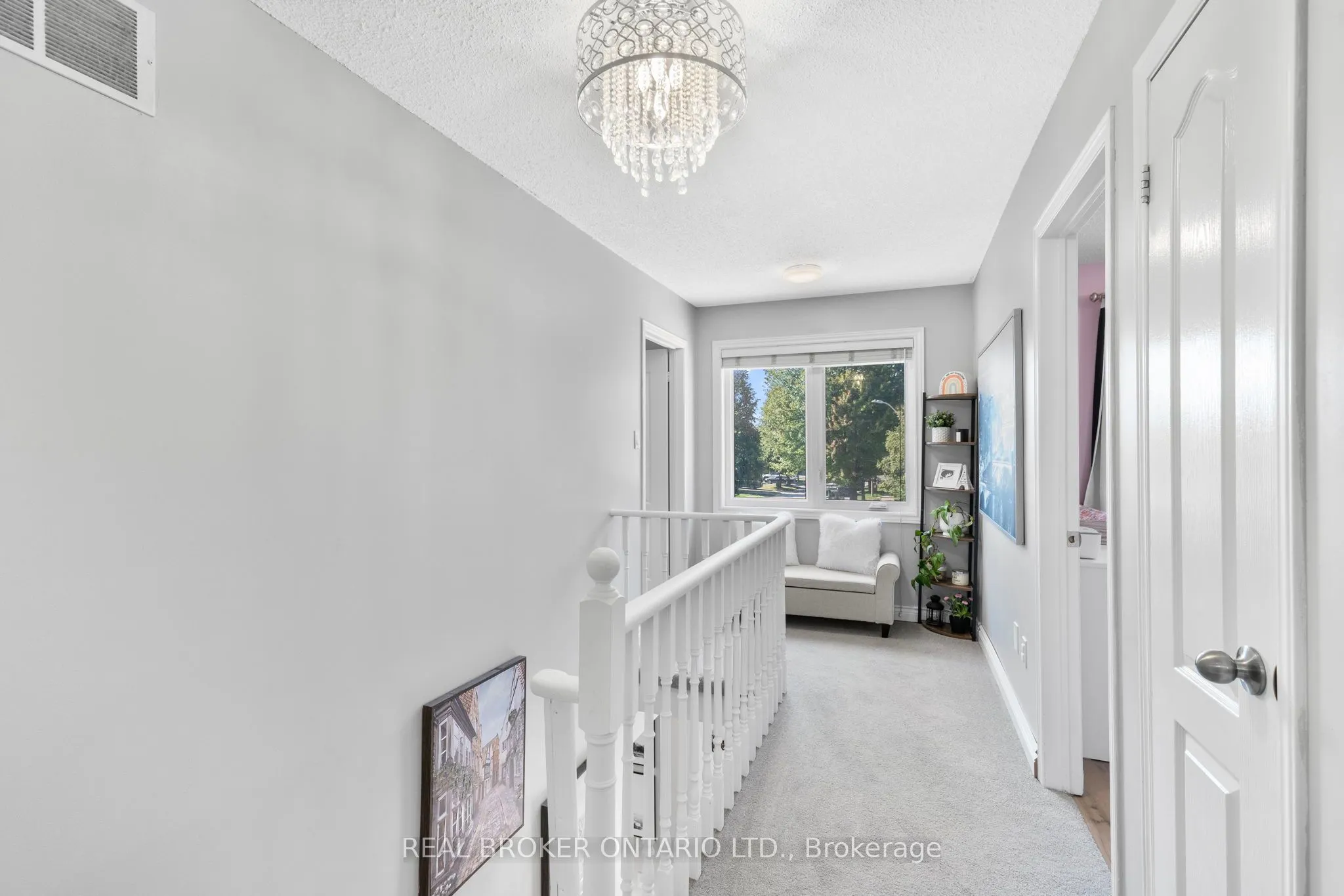 40 Davis Crescent