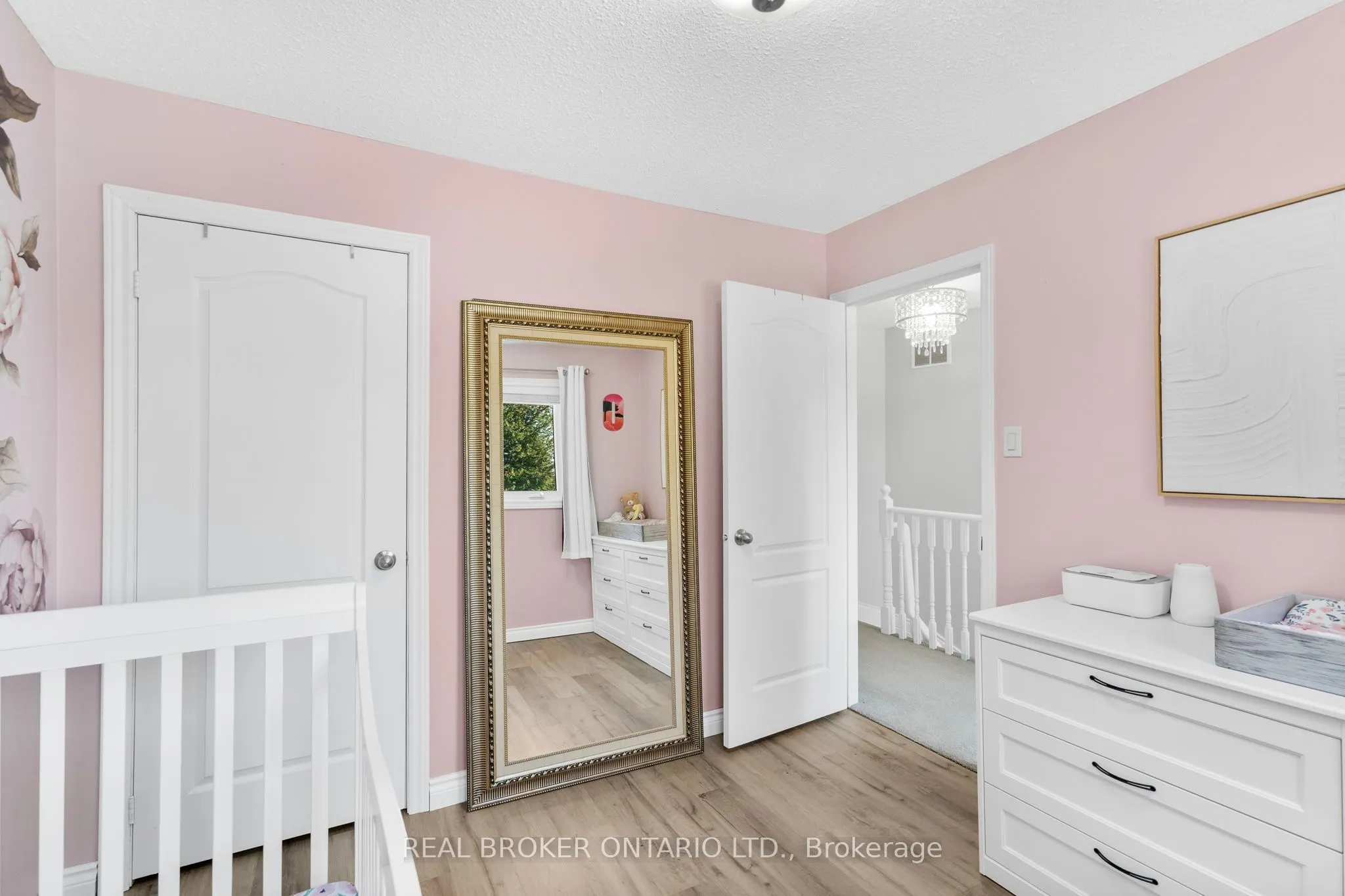 40 Davis Crescent