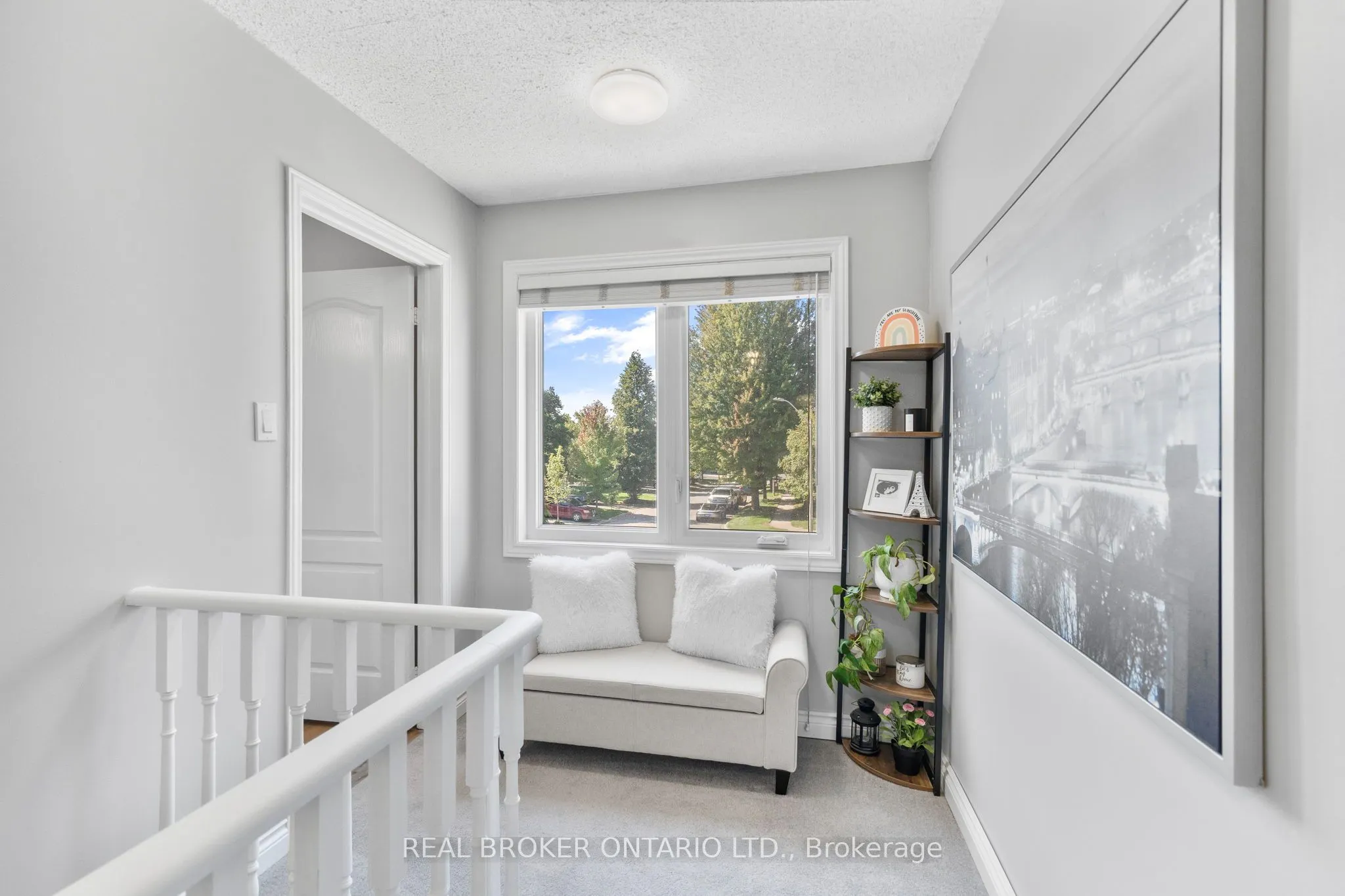 40 Davis Crescent