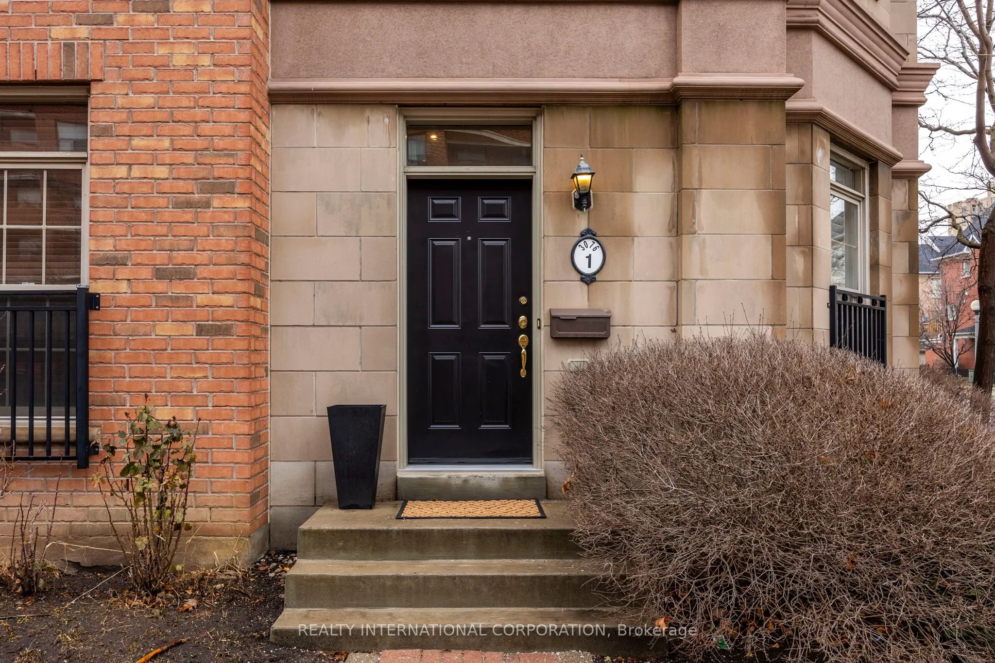 3076 Lakeshore Boulevard W, #9