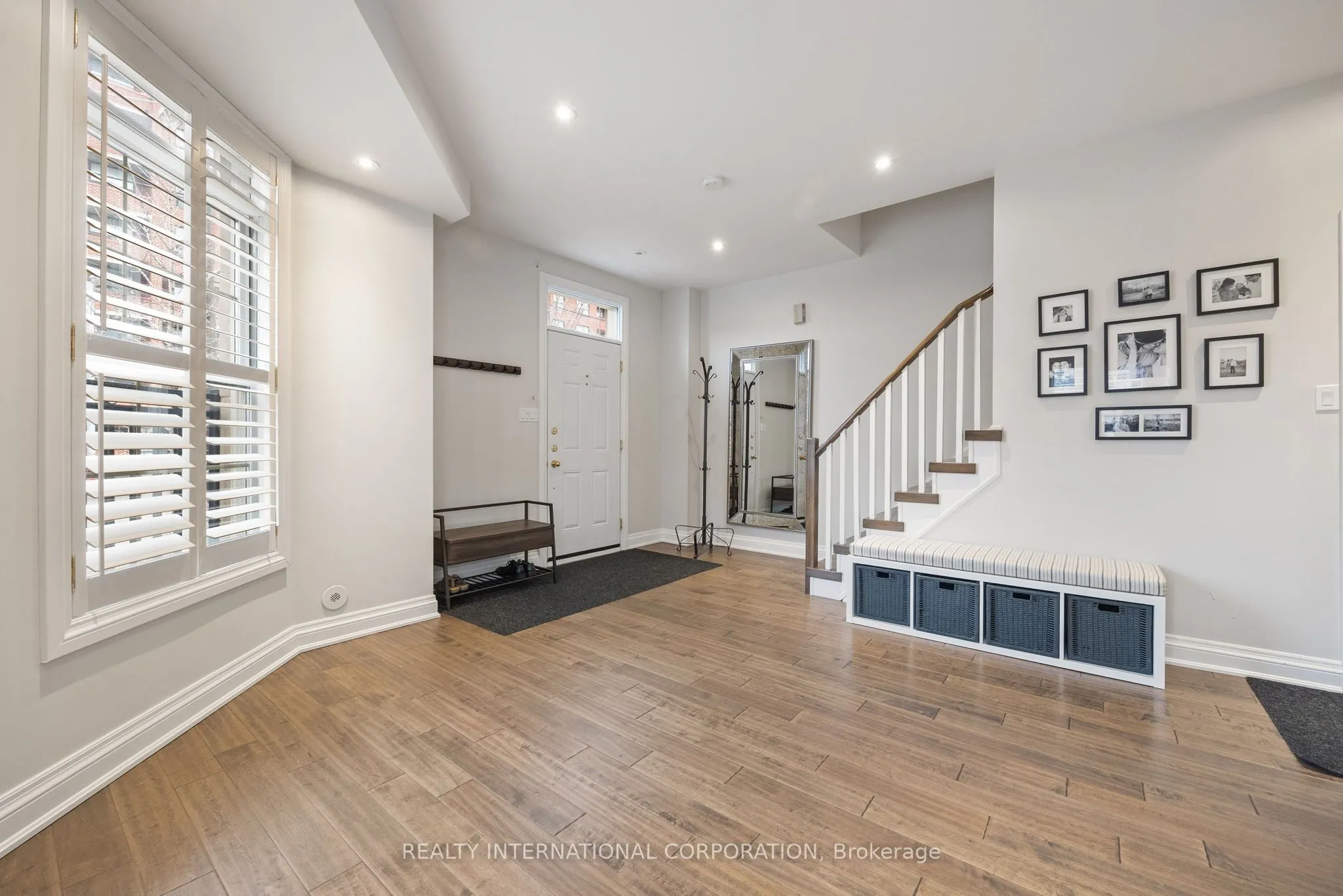 3076 Lakeshore Boulevard W, #9
