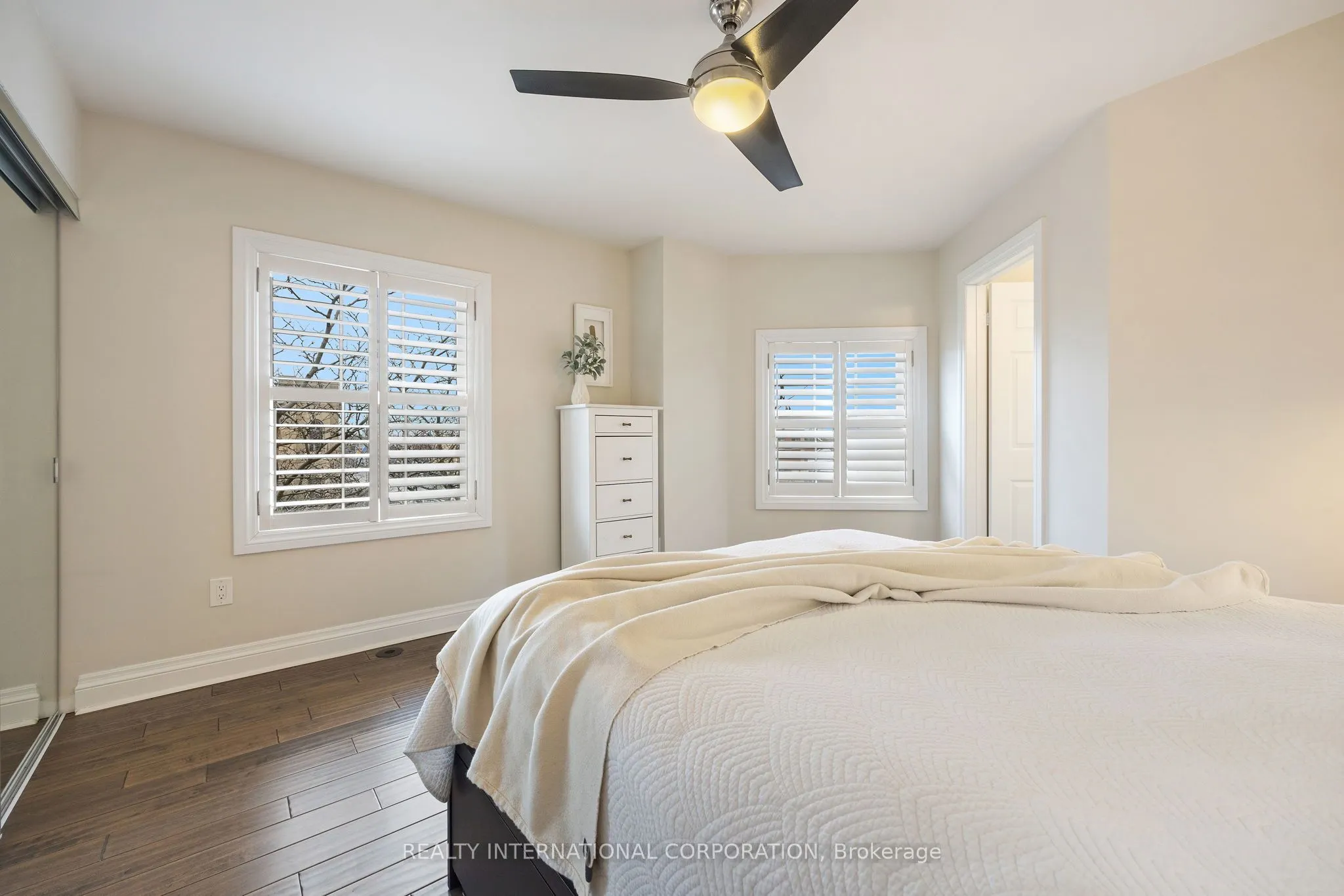 3076 Lakeshore Boulevard W, #9