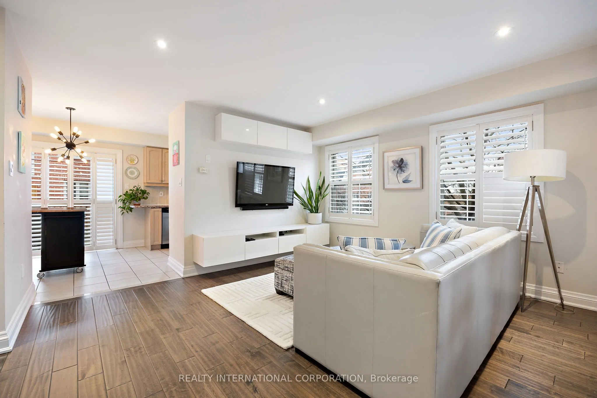 3076 Lakeshore Boulevard W, #9