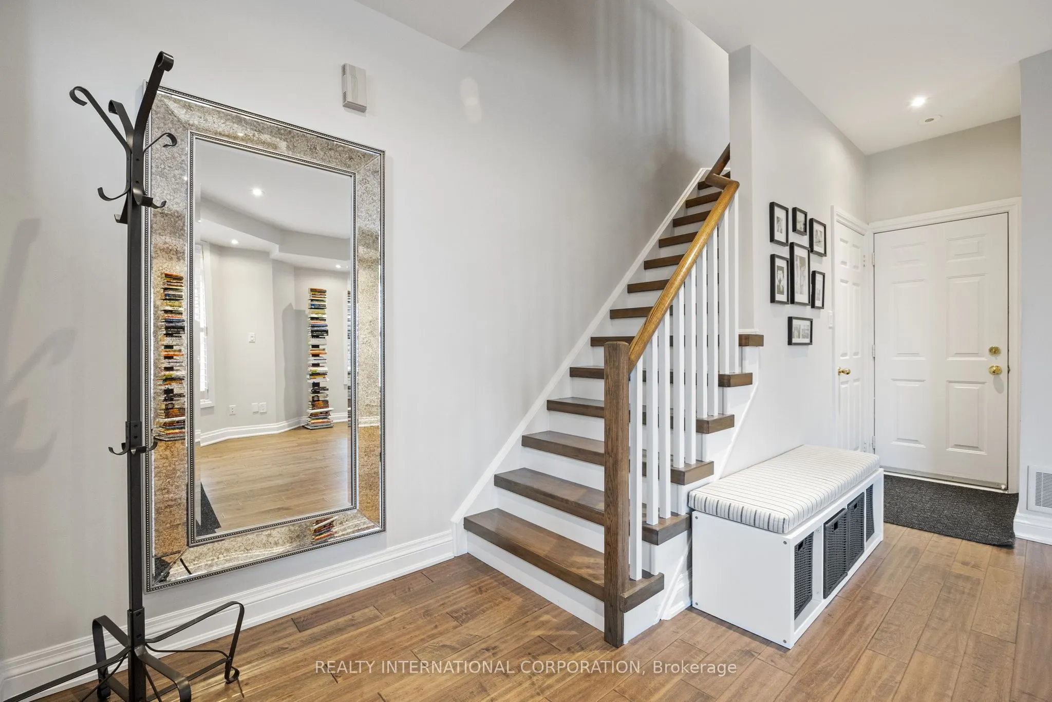 3076 Lakeshore Boulevard W, #9