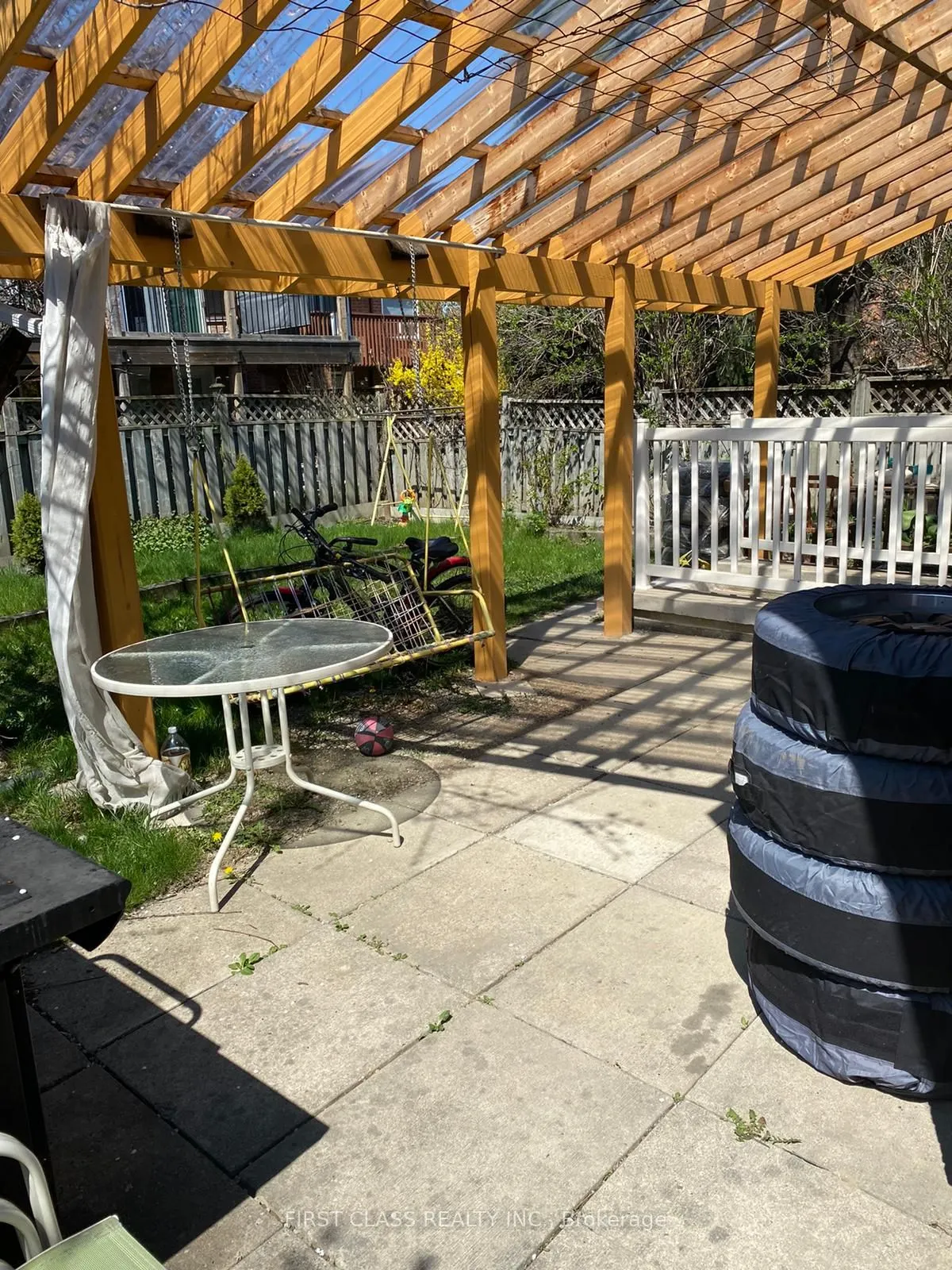 631 Roselaire Trail