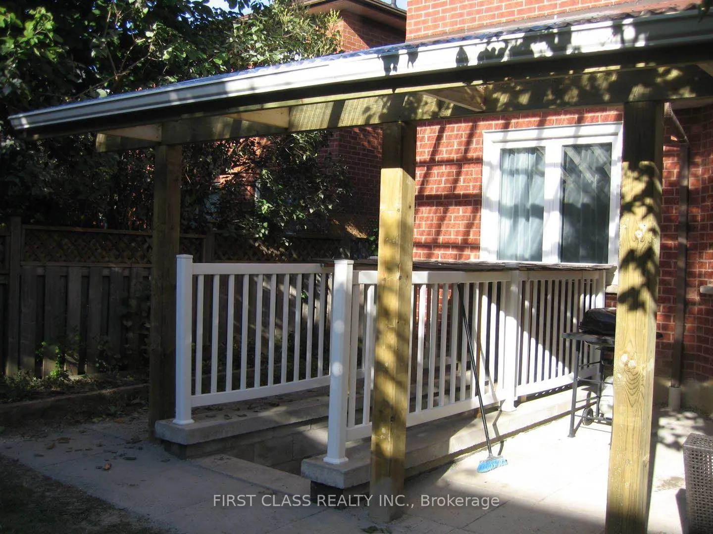 631 Roselaire Trail