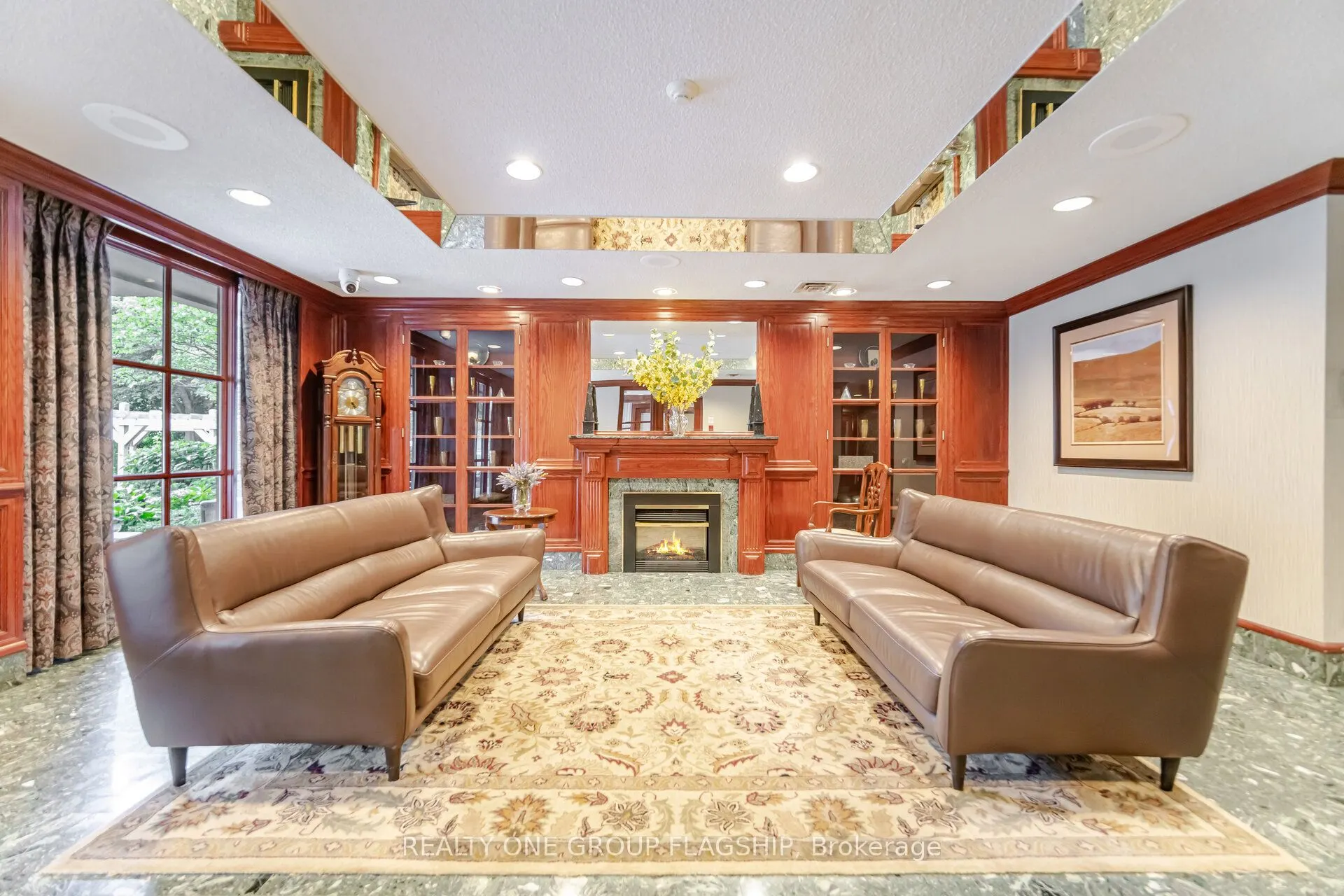 880 Dundas Street W, #604