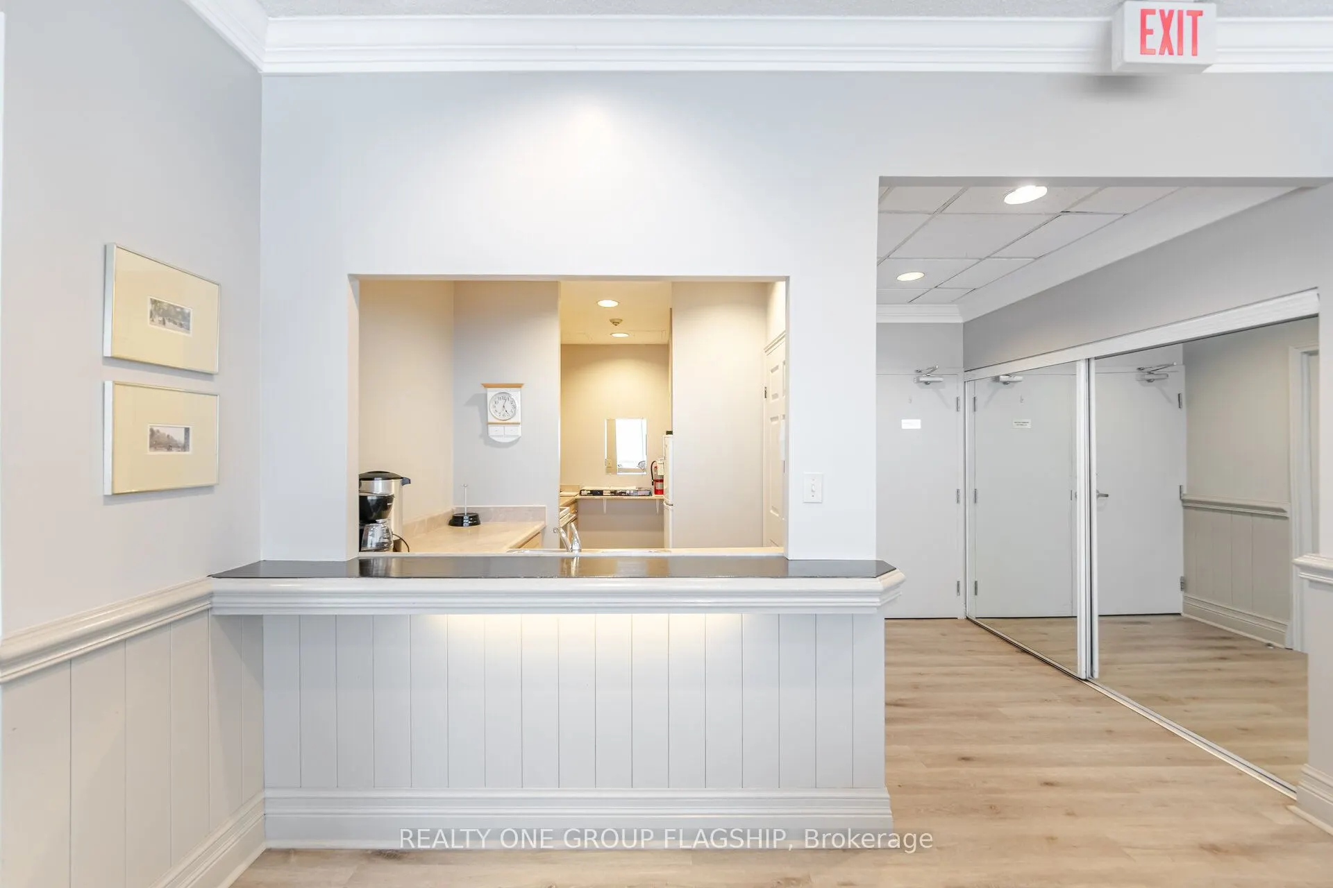 880 Dundas Street W, #604