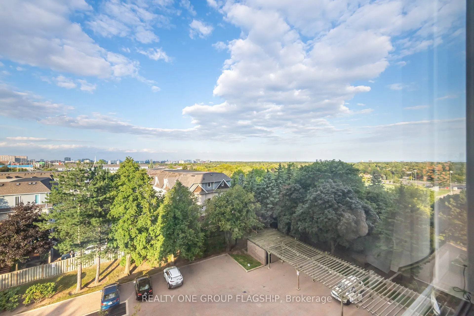 880 Dundas Street W, #604