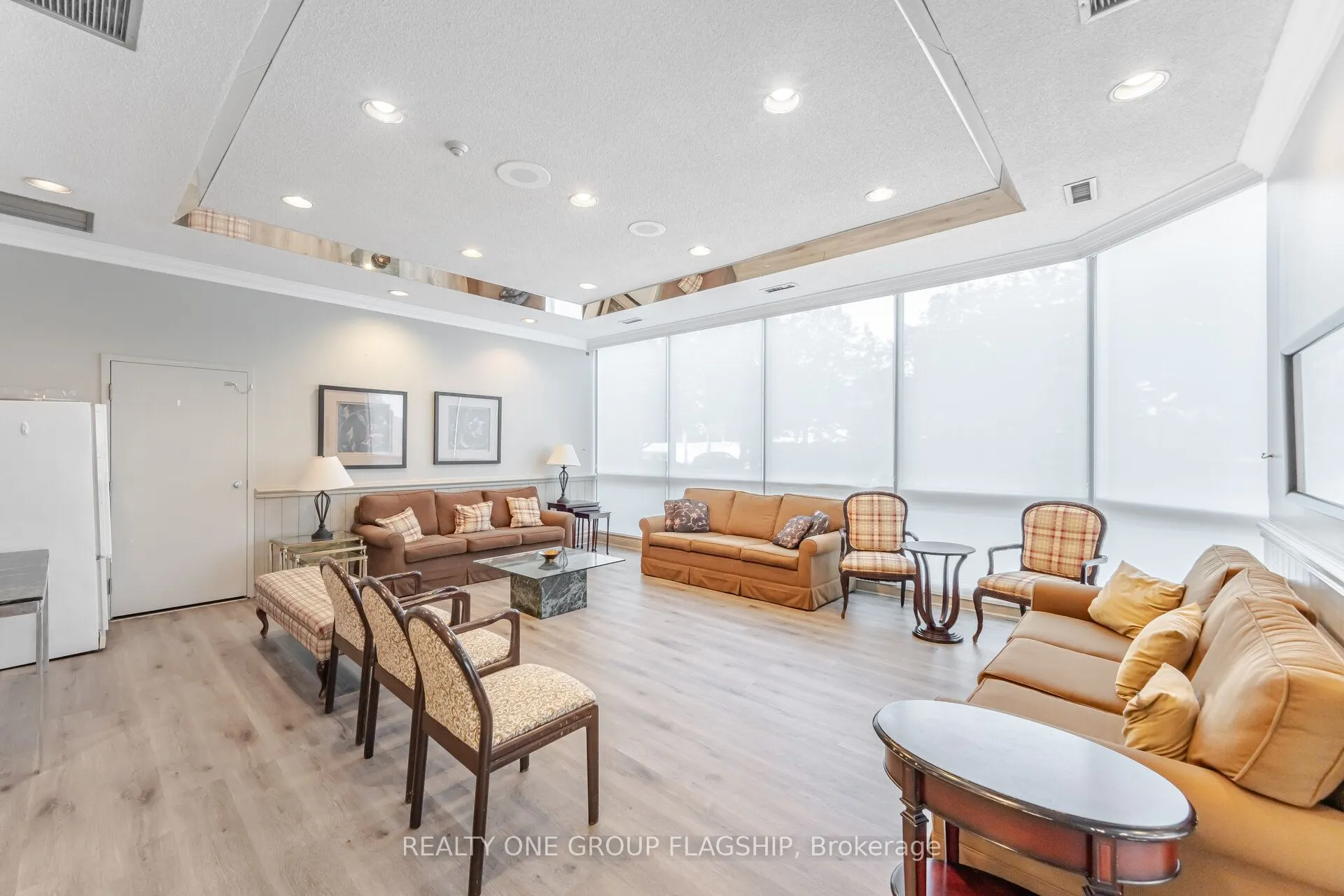 880 Dundas Street W, #604