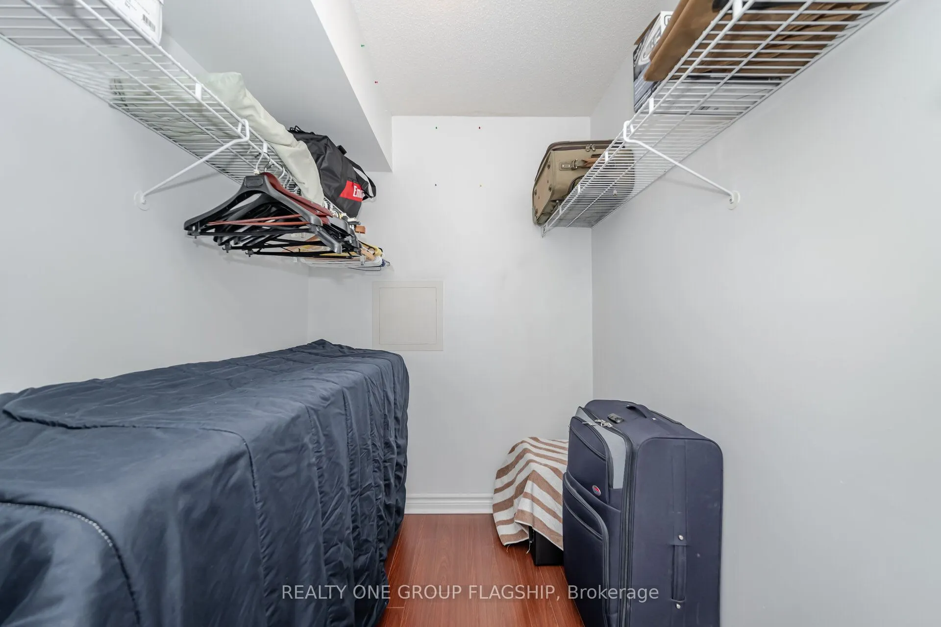 880 Dundas Street W, #604