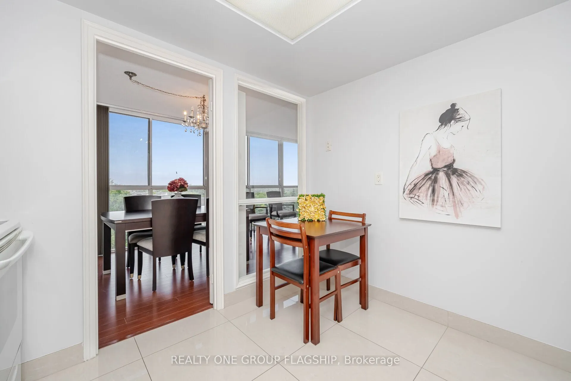 880 Dundas Street W, #604