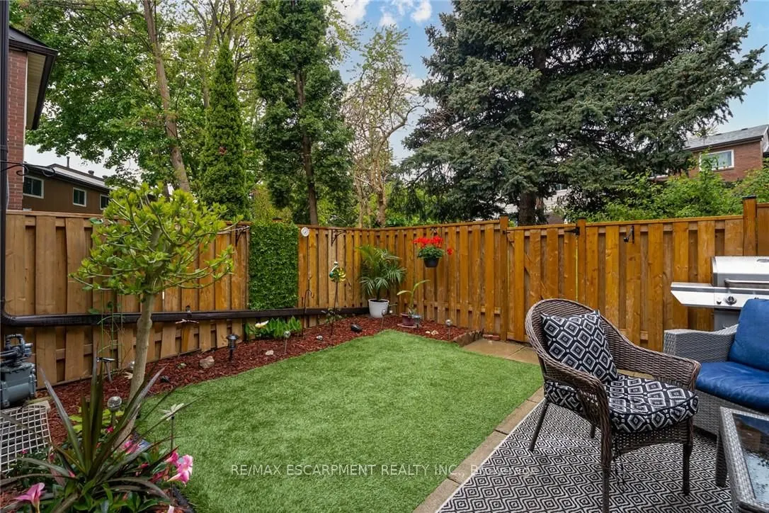 2825 Gananoque Drive, #48