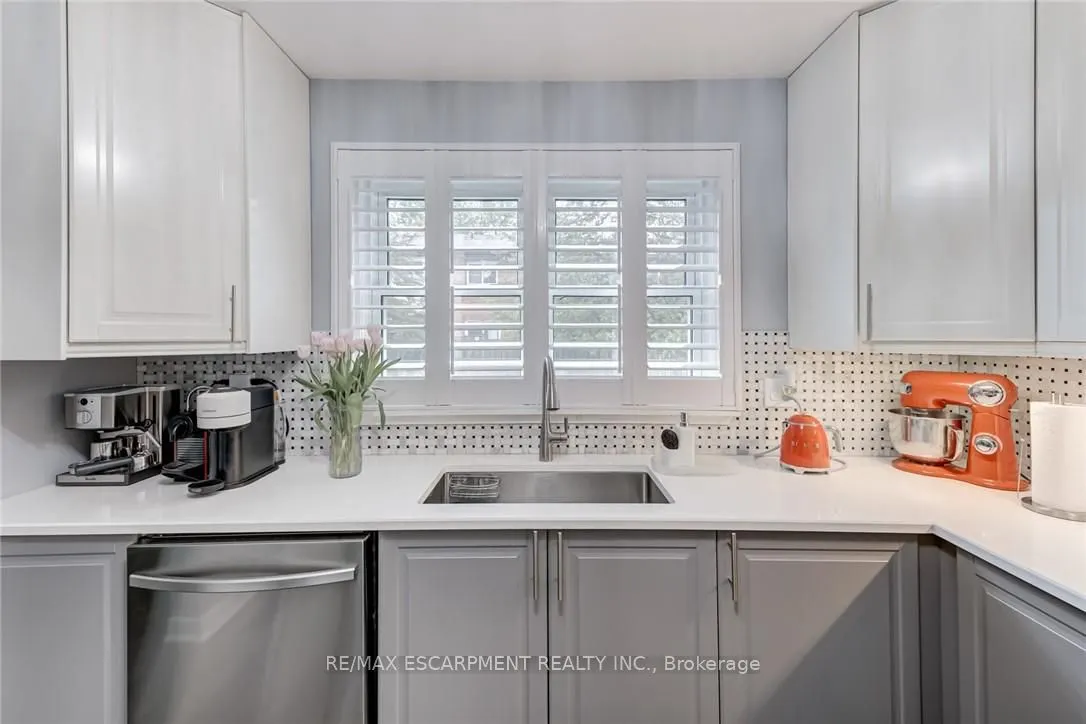 2825 Gananoque Drive, #48