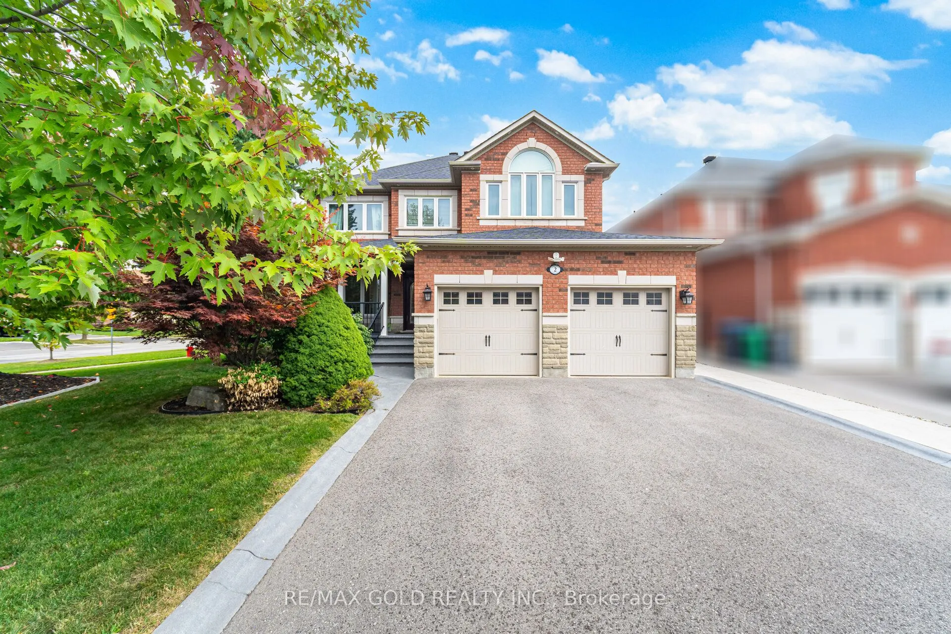 2 Treeview Crescent
