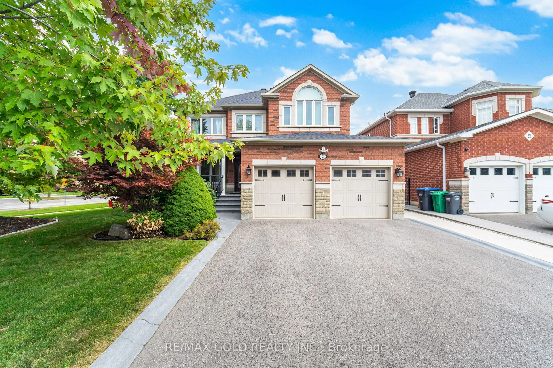 2 Treeview Crescent