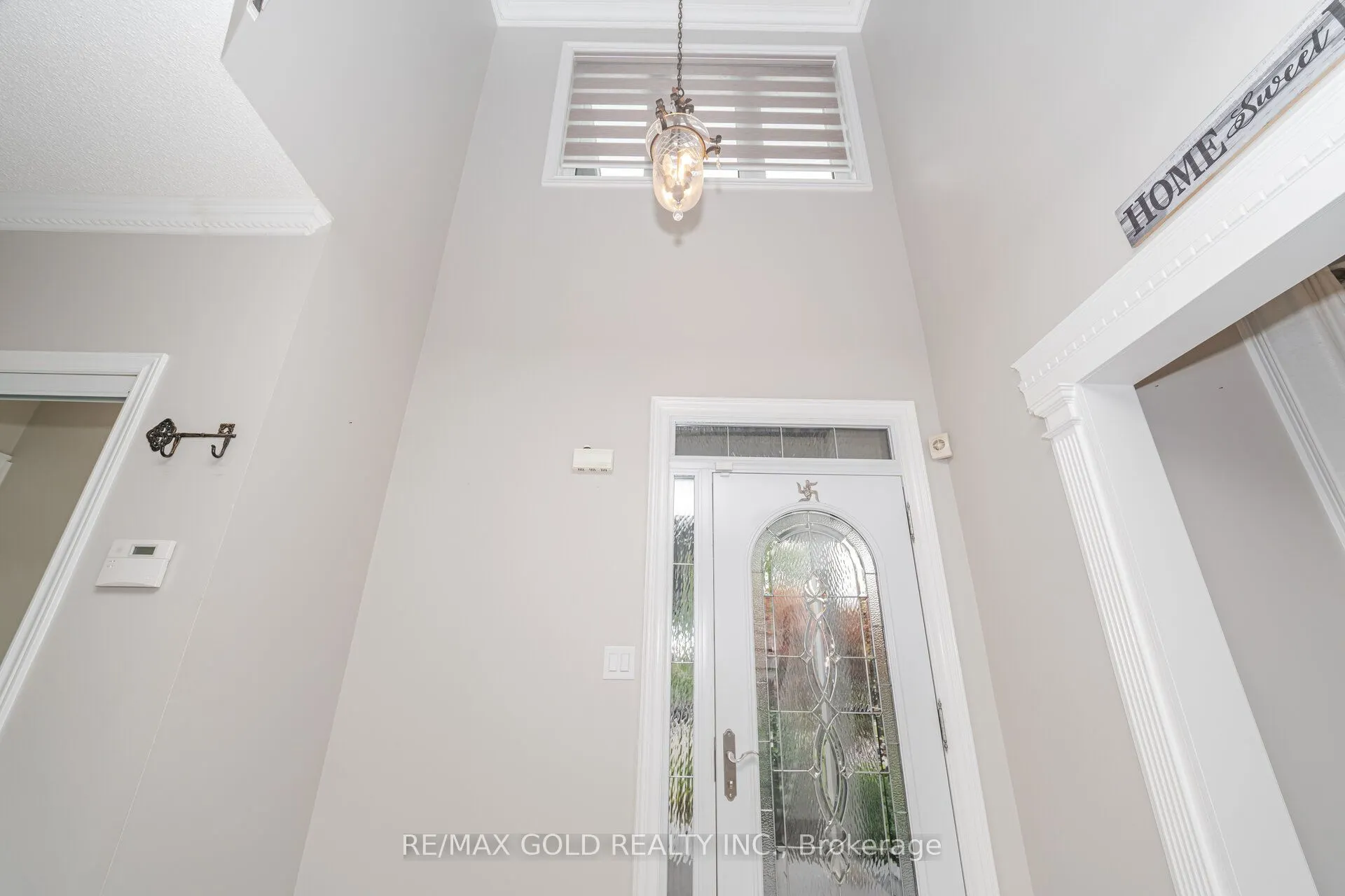 2 Treeview Crescent