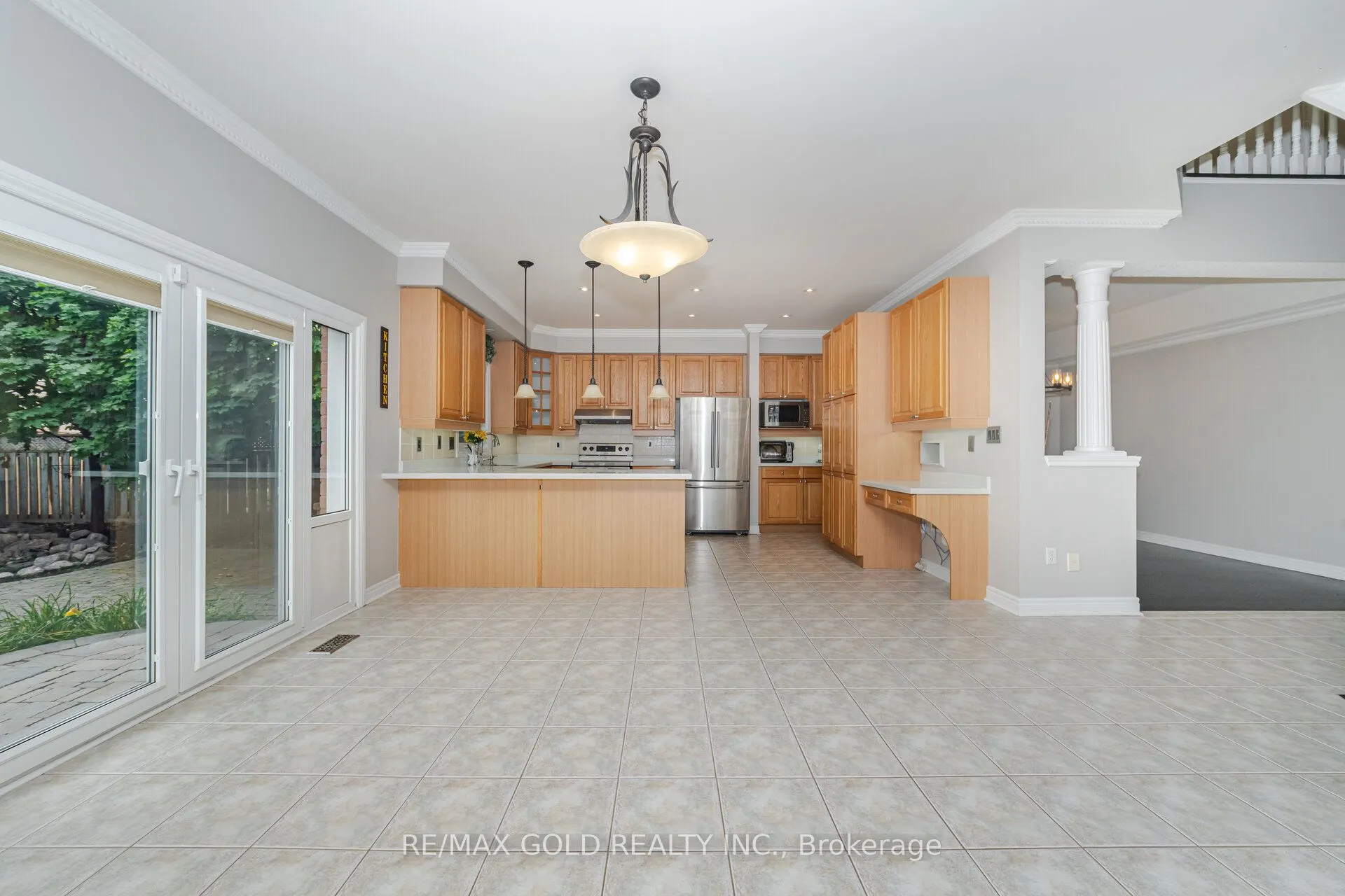 2 Treeview Crescent
