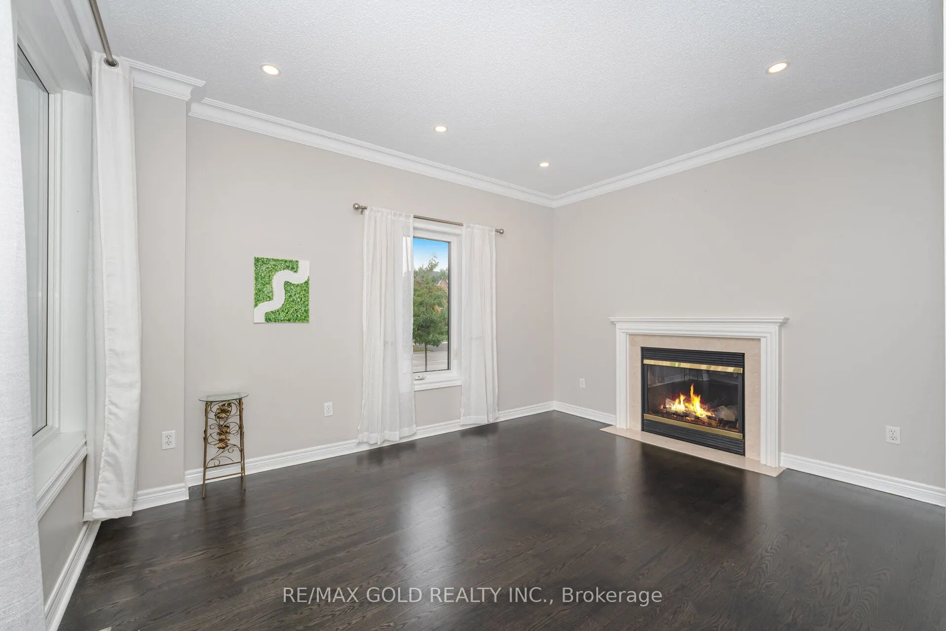 2 Treeview Crescent