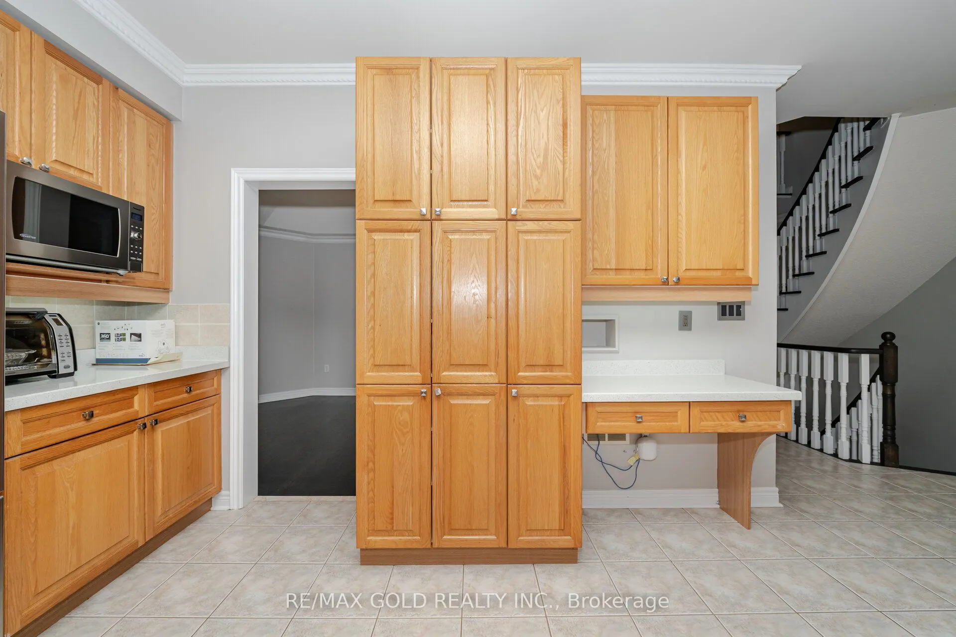 2 Treeview Crescent