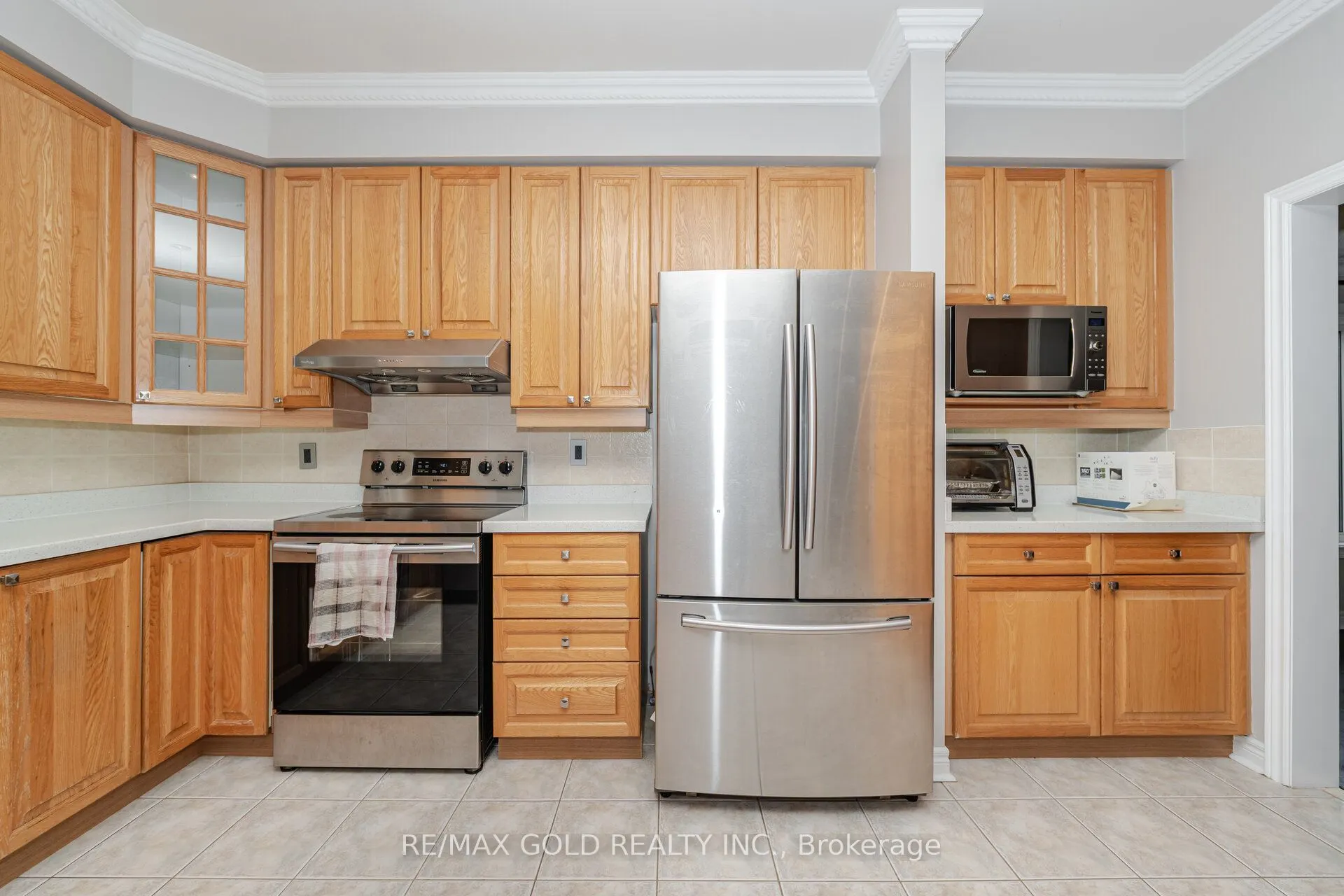 2 Treeview Crescent