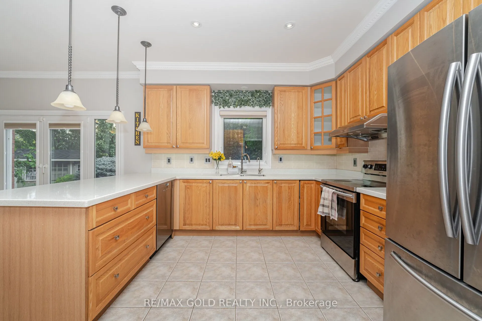 2 Treeview Crescent