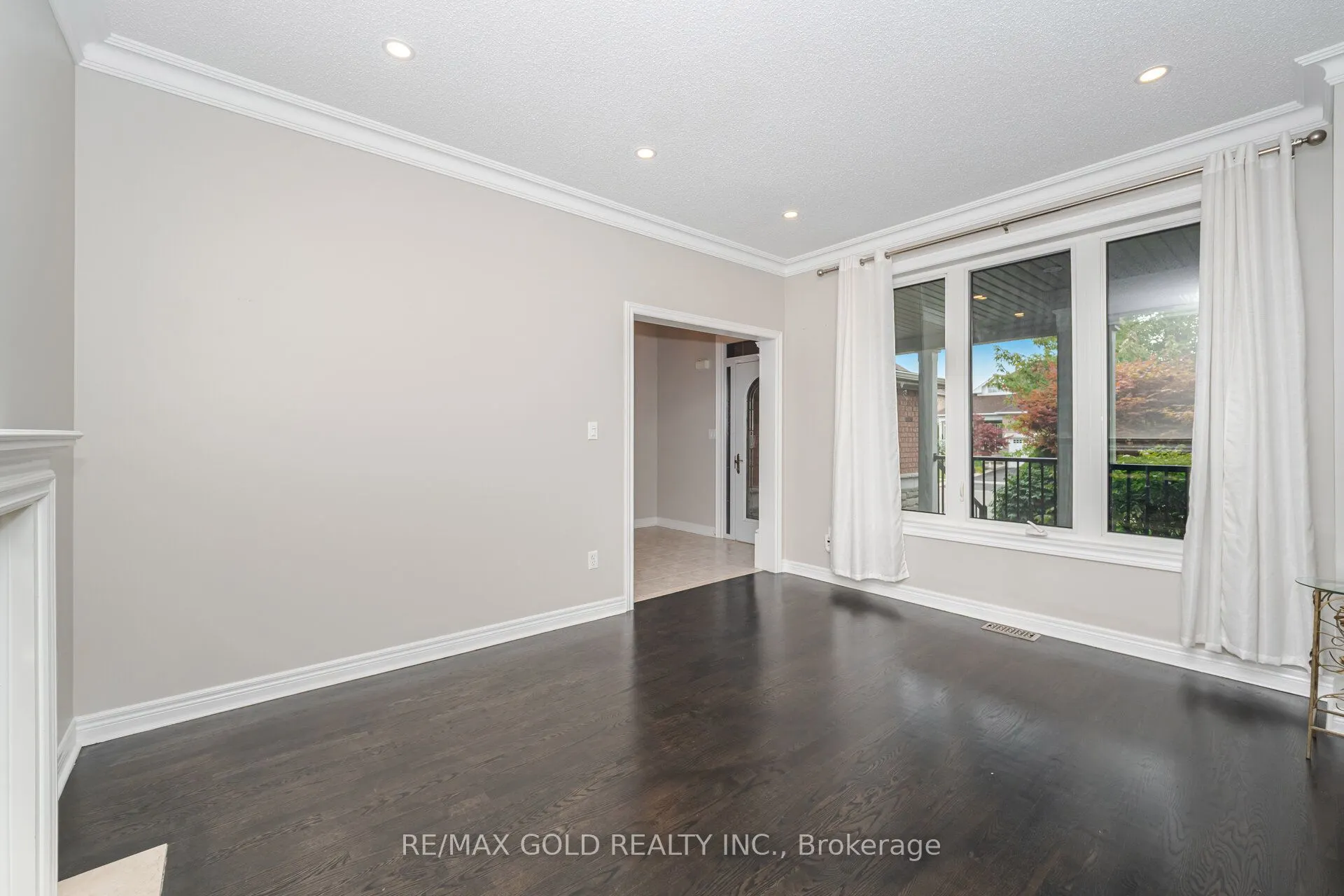 2 Treeview Crescent
