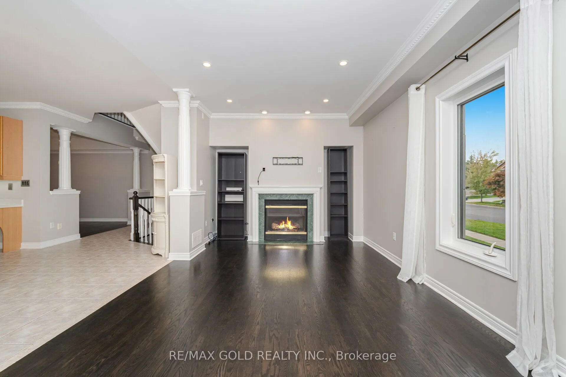 2 Treeview Crescent