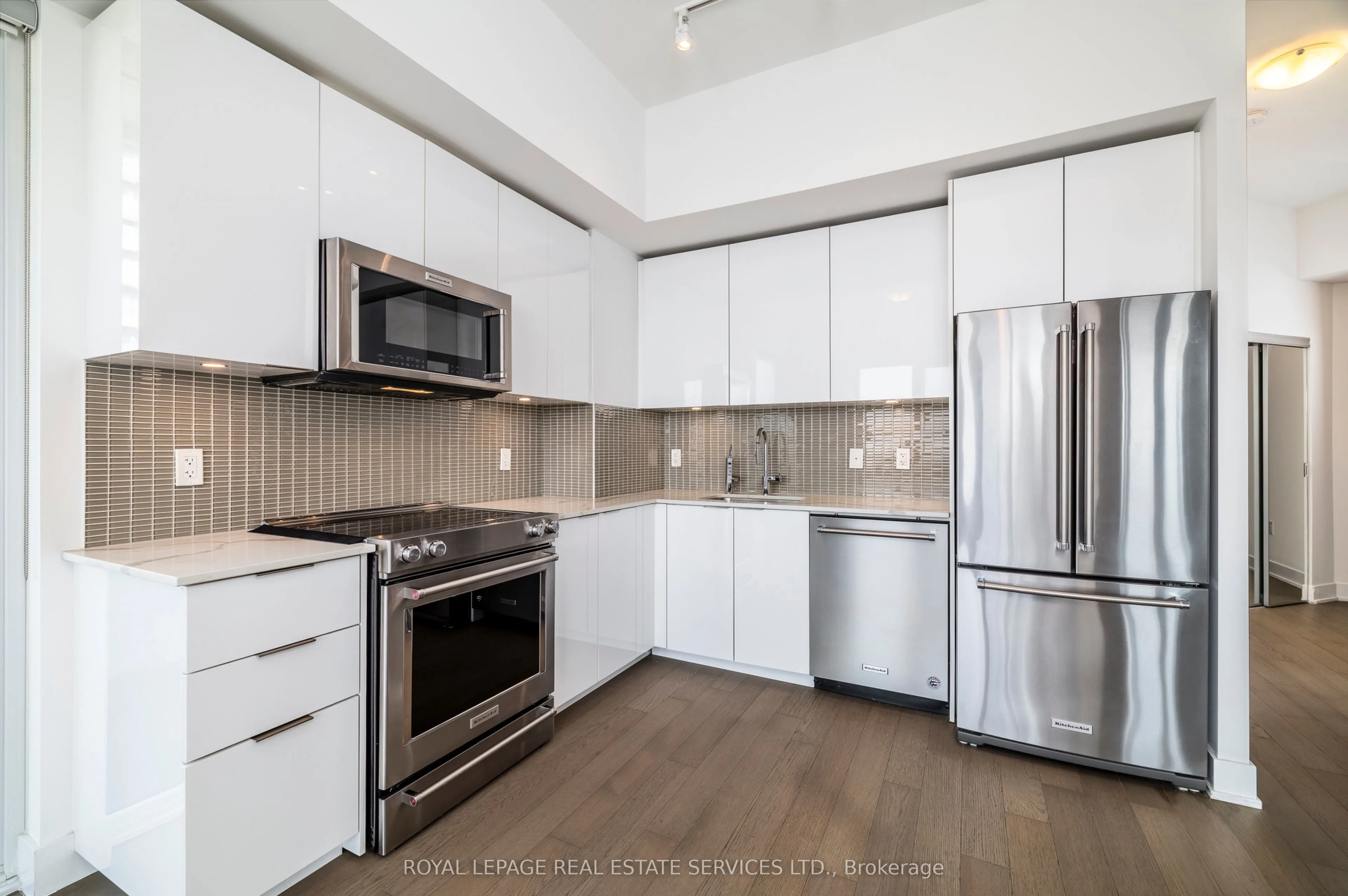 20 Shore Breeze Drive, #1002