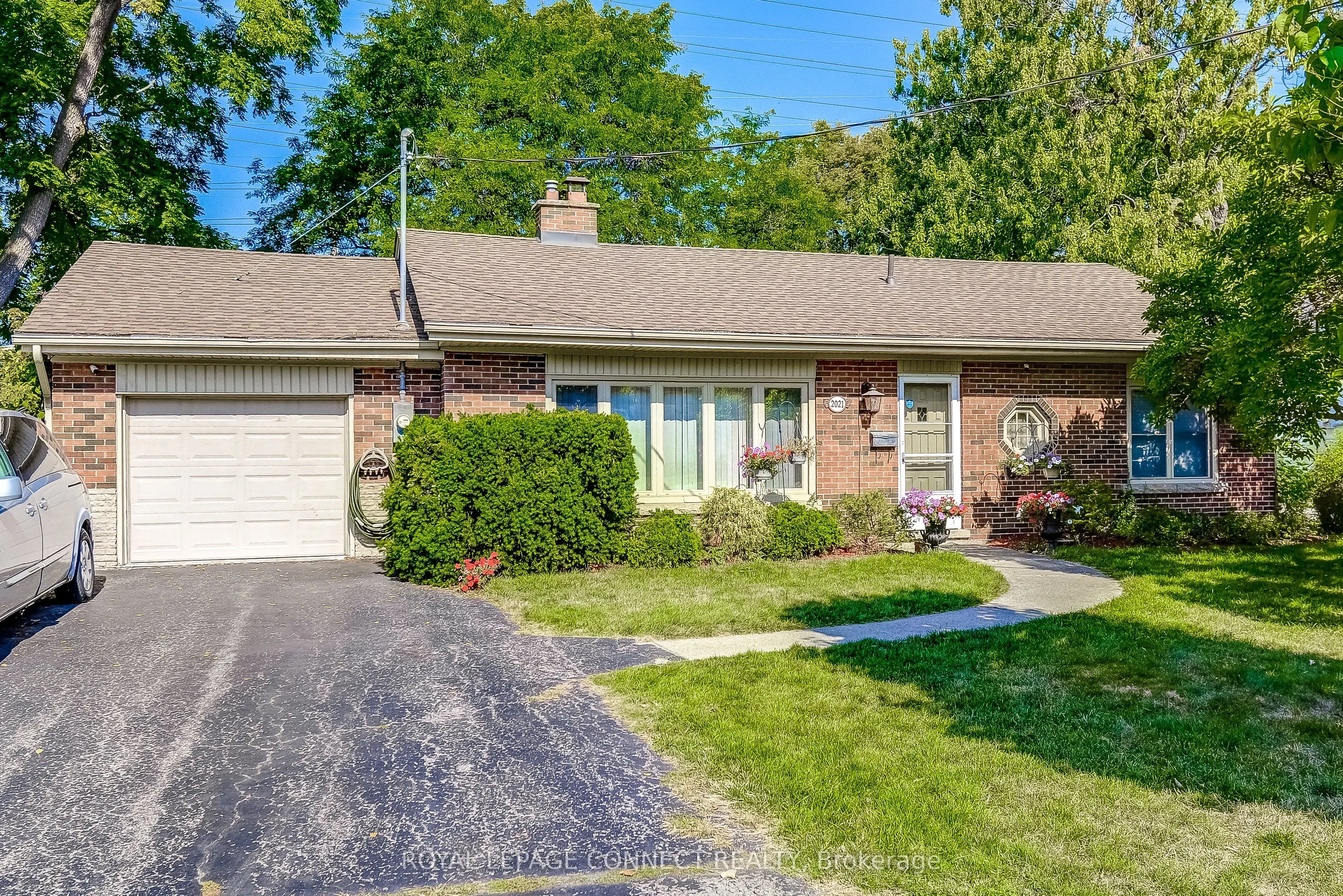 2021 Churchill Avenue