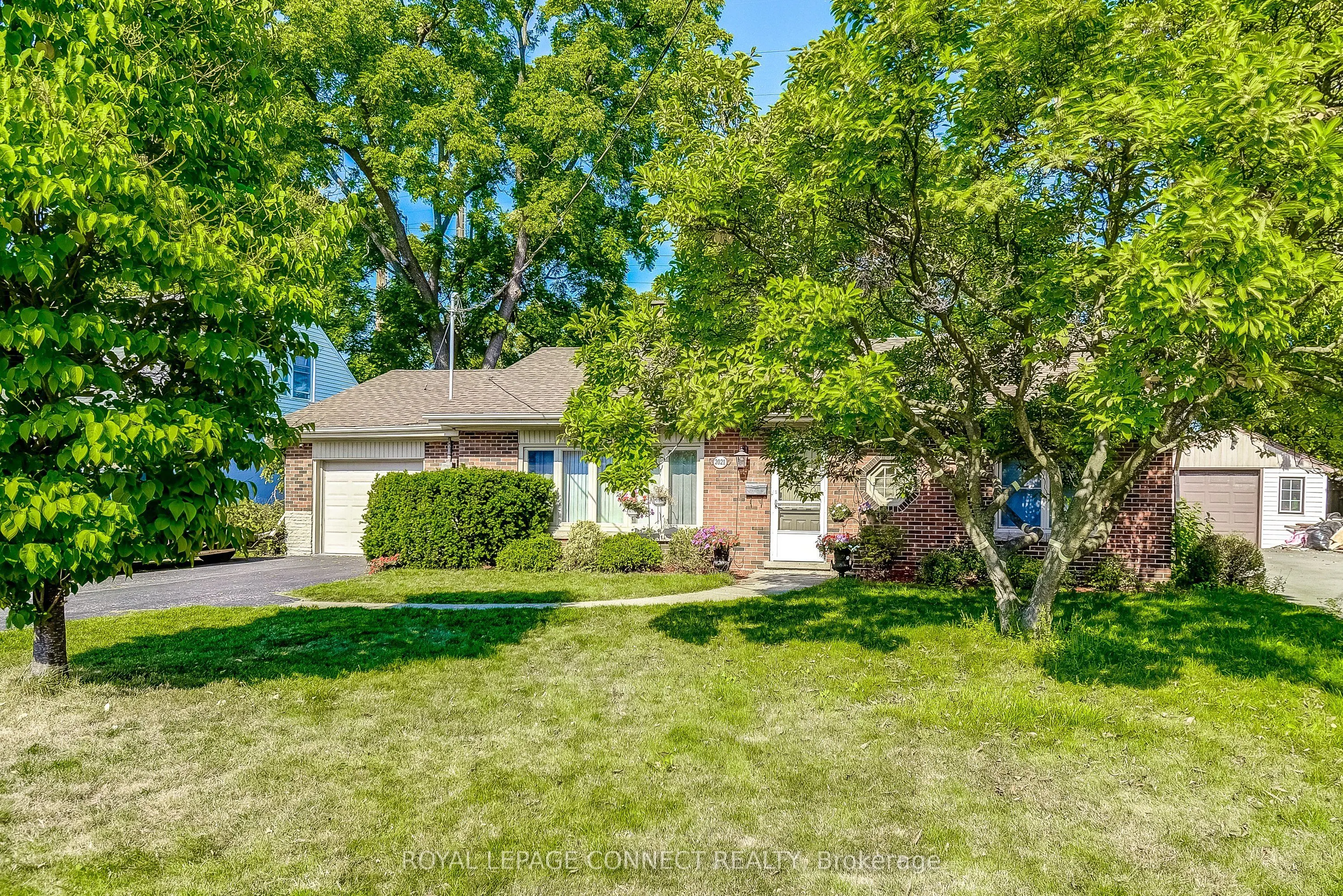 2021 Churchill Avenue