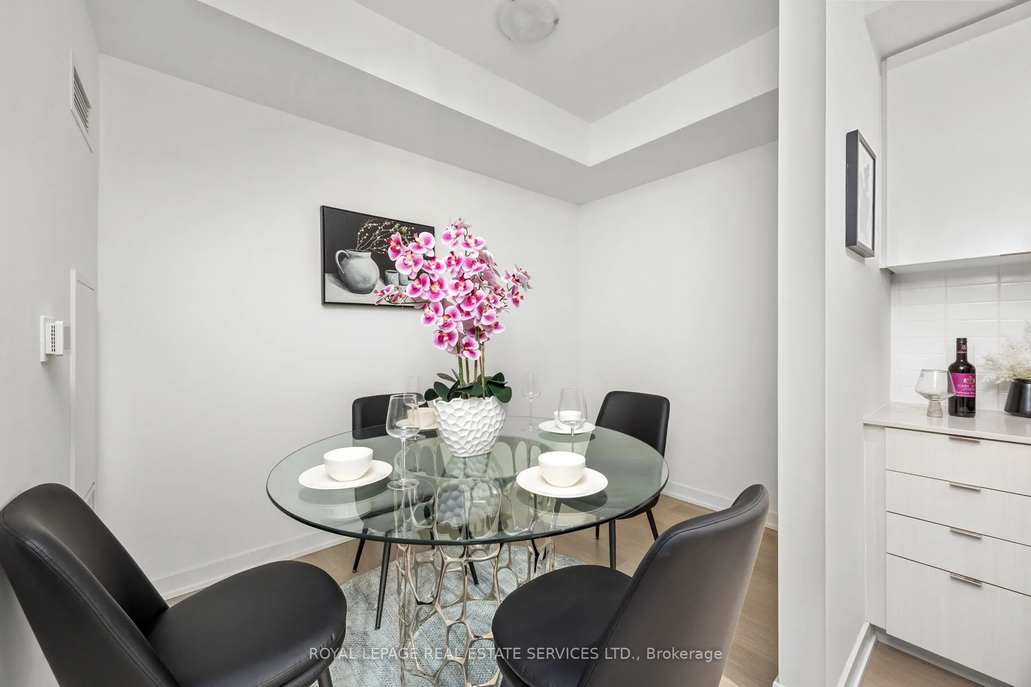 859 The Queensway, #708