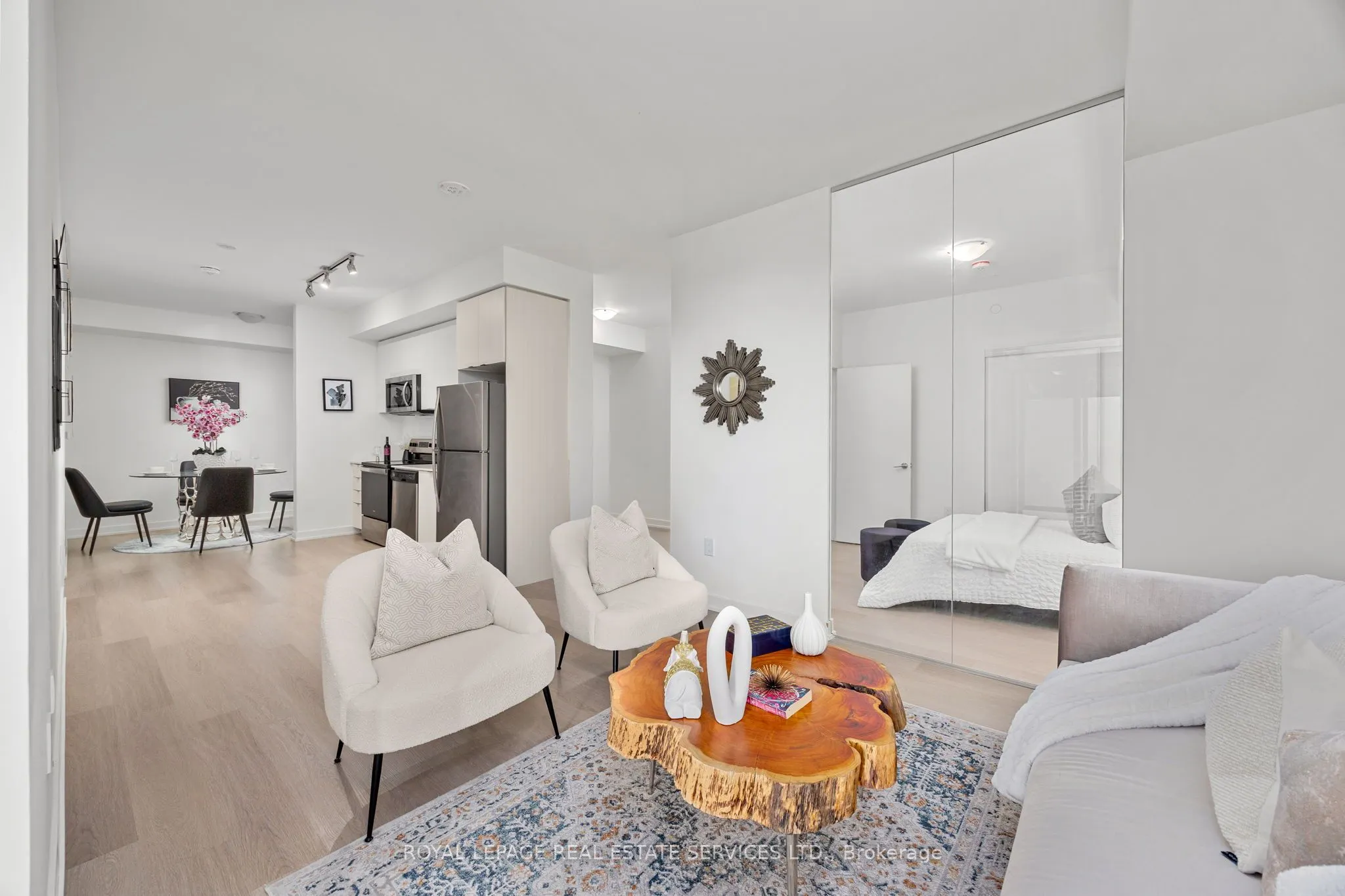 859 The Queensway, #708