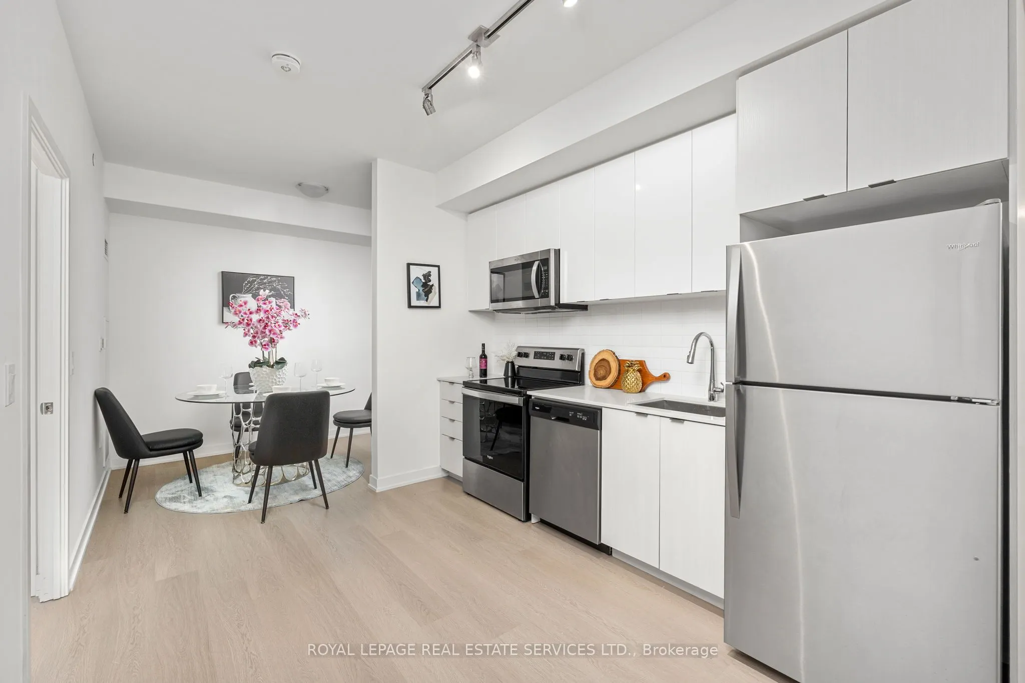 859 The Queensway, #708