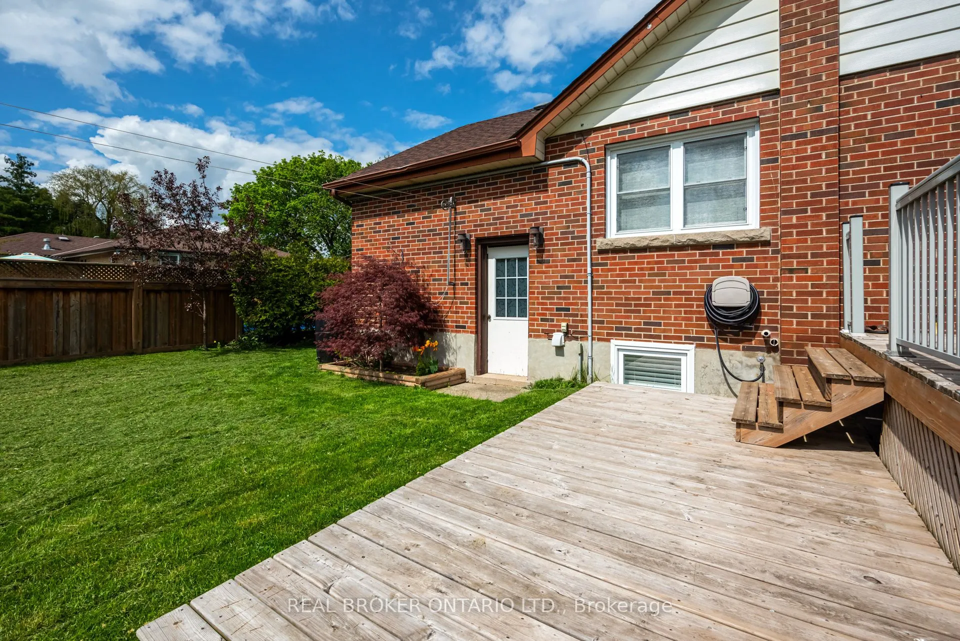 186 Jeffery Avenue S