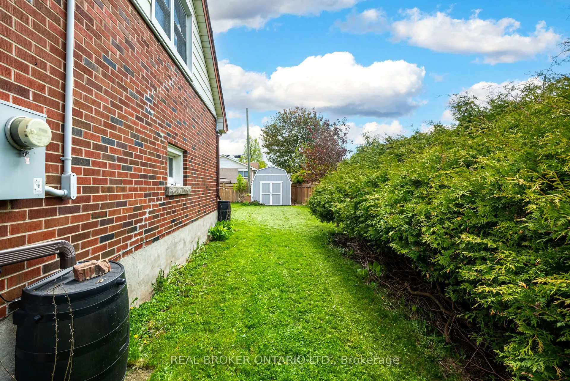 186 Jeffery Avenue S