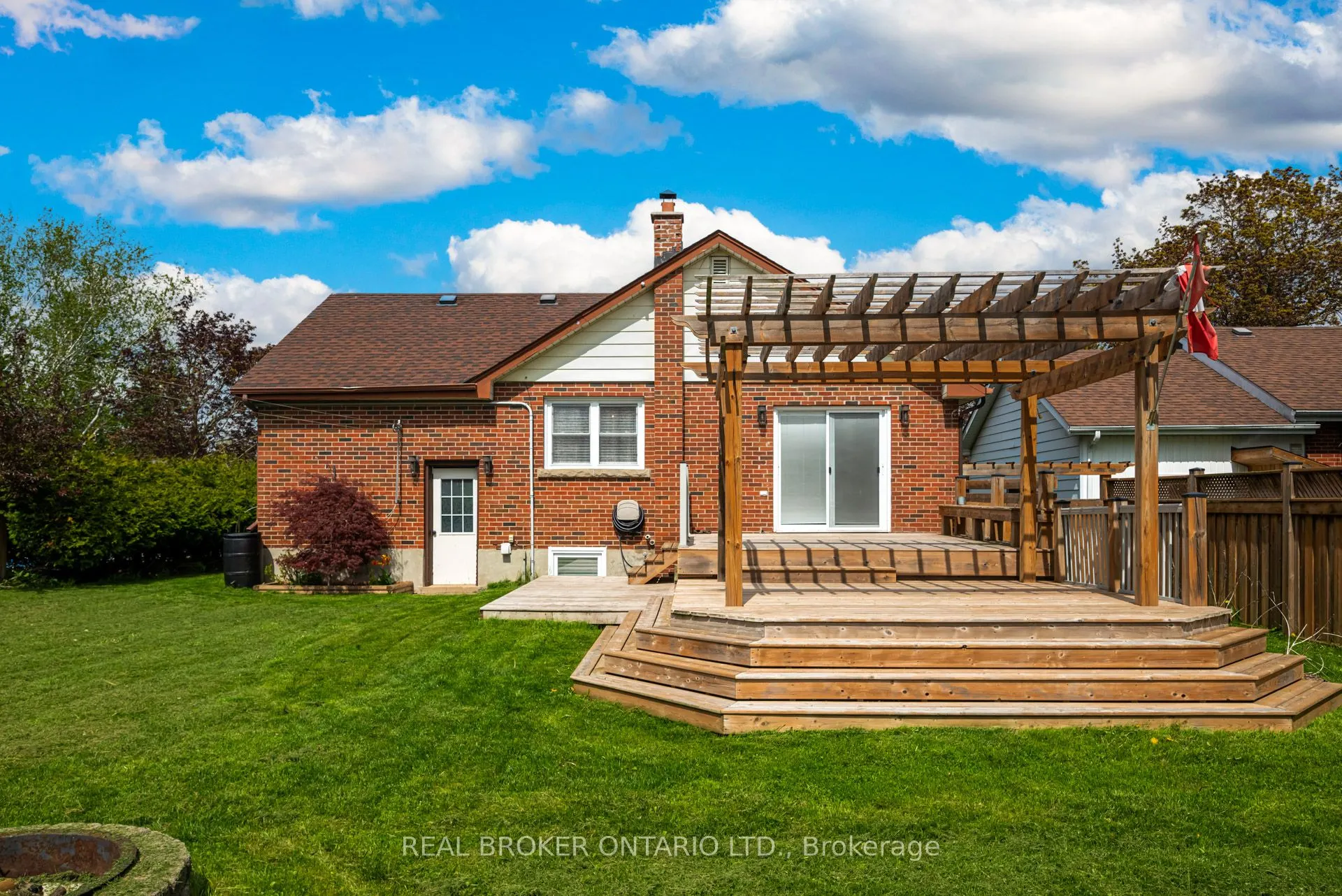 186 Jeffery Avenue S