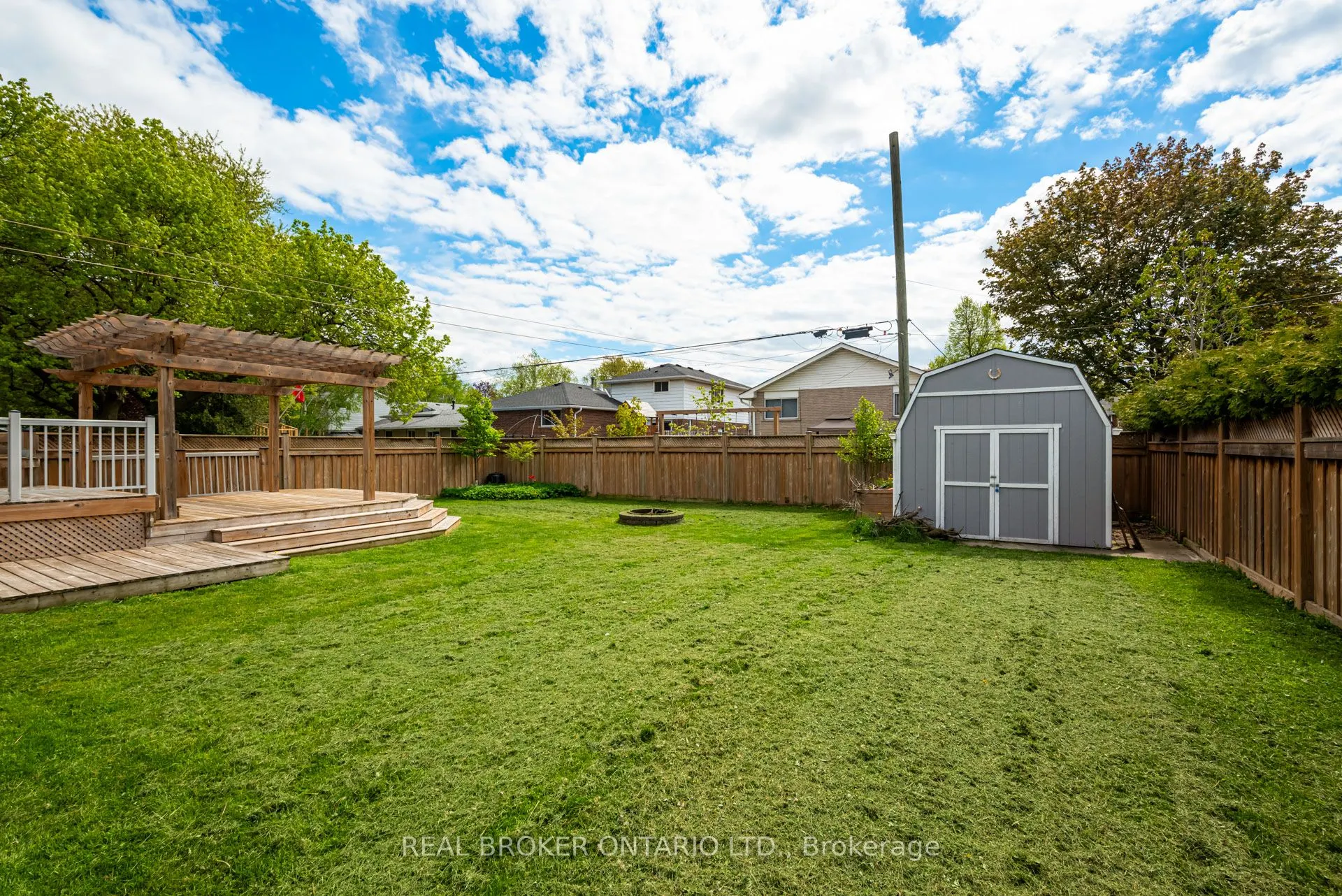 186 Jeffery Avenue S