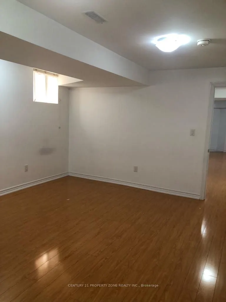 19 Angelgate Road (Basement) Road E