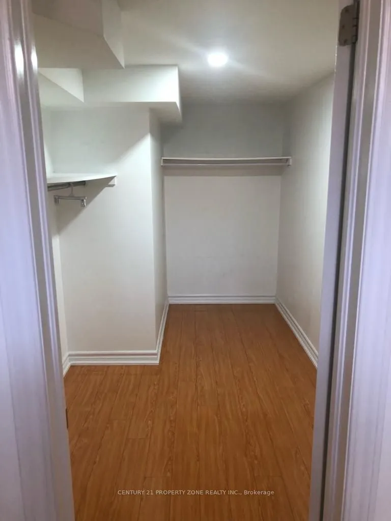 19 Angelgate Road (Basement) Road E