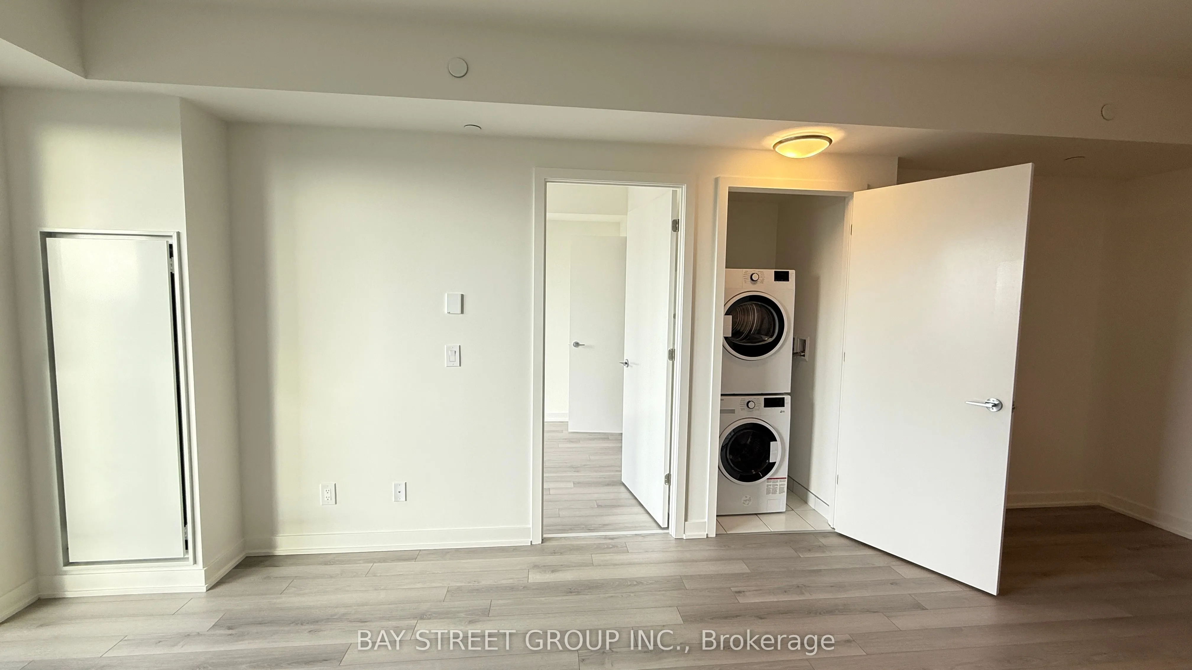 3079 Trafalgar Road, #1306