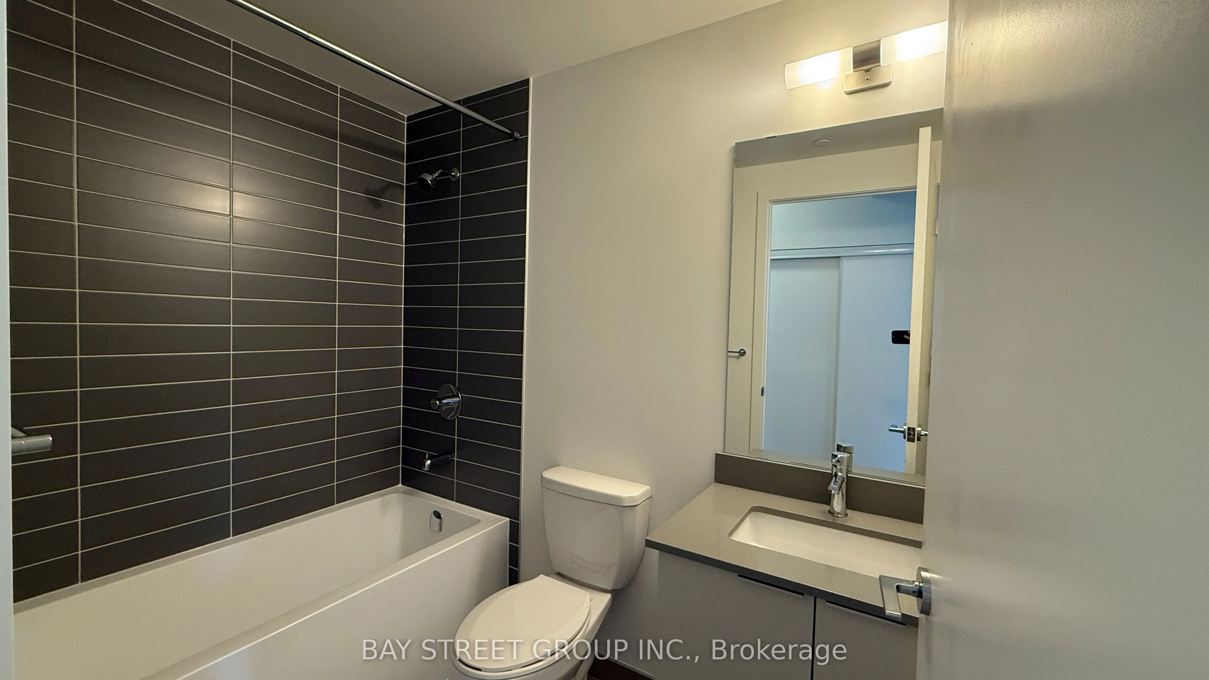 3079 Trafalgar Road, #1306