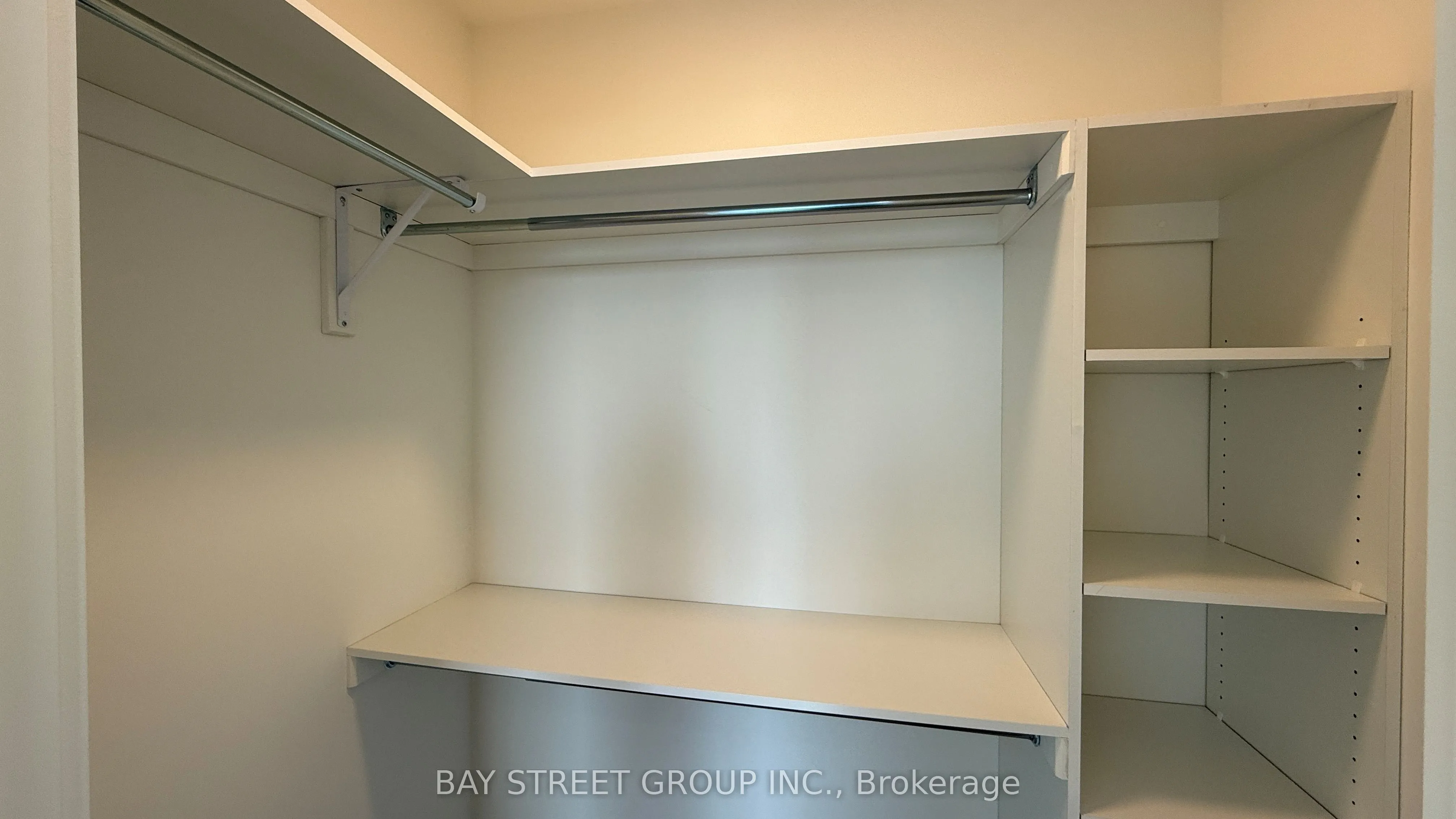 3079 Trafalgar Road, #1306